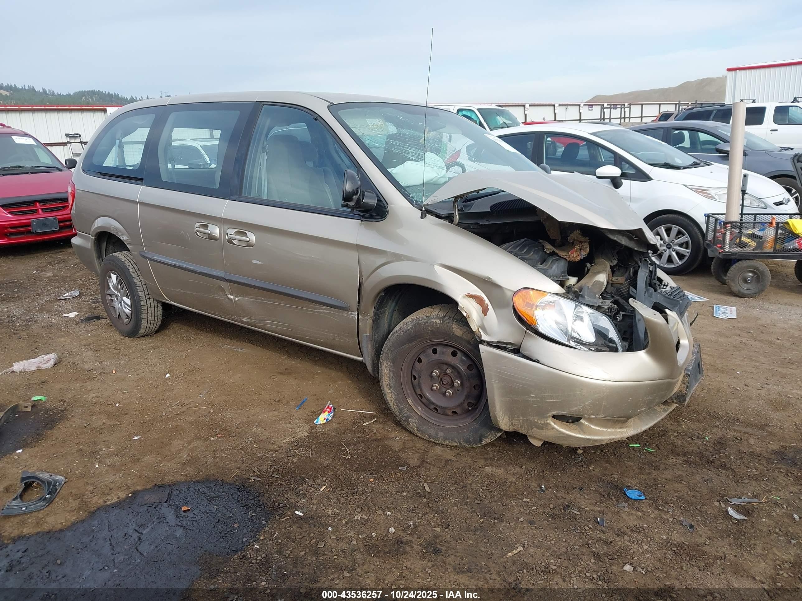 2002 Dodge Caravan Sport Gold vin: 1B4GP443X2B671220