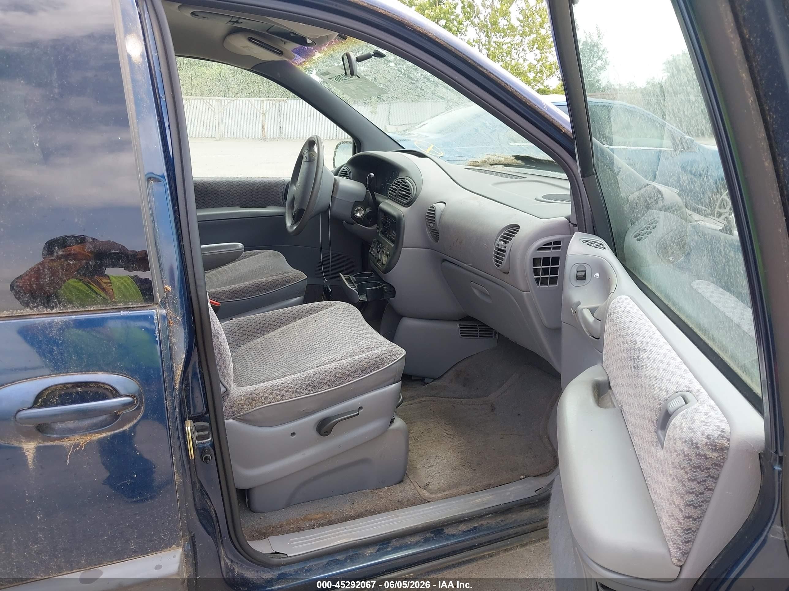 2000 Dodge Grand Caravan Se Blue vin: 1B4GP44G1YB685471