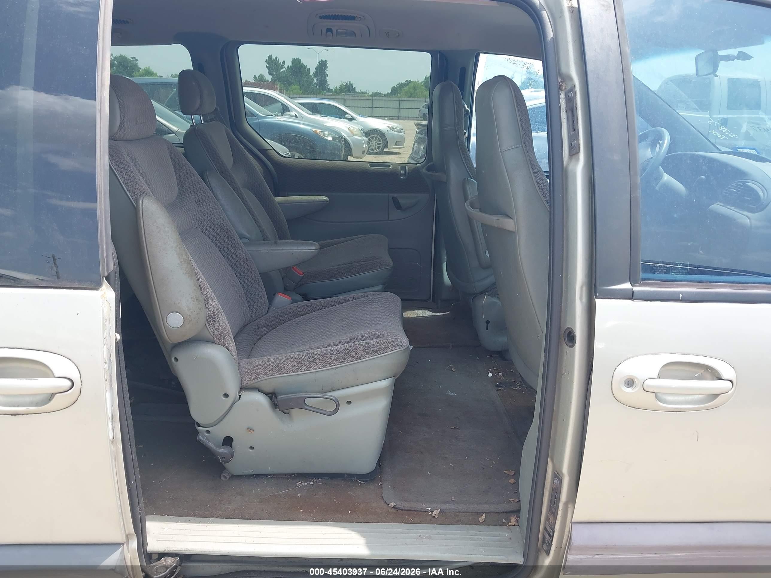 1999 Dodge Grand Caravan Se Gold vin: 1B4GP44G2XB923875