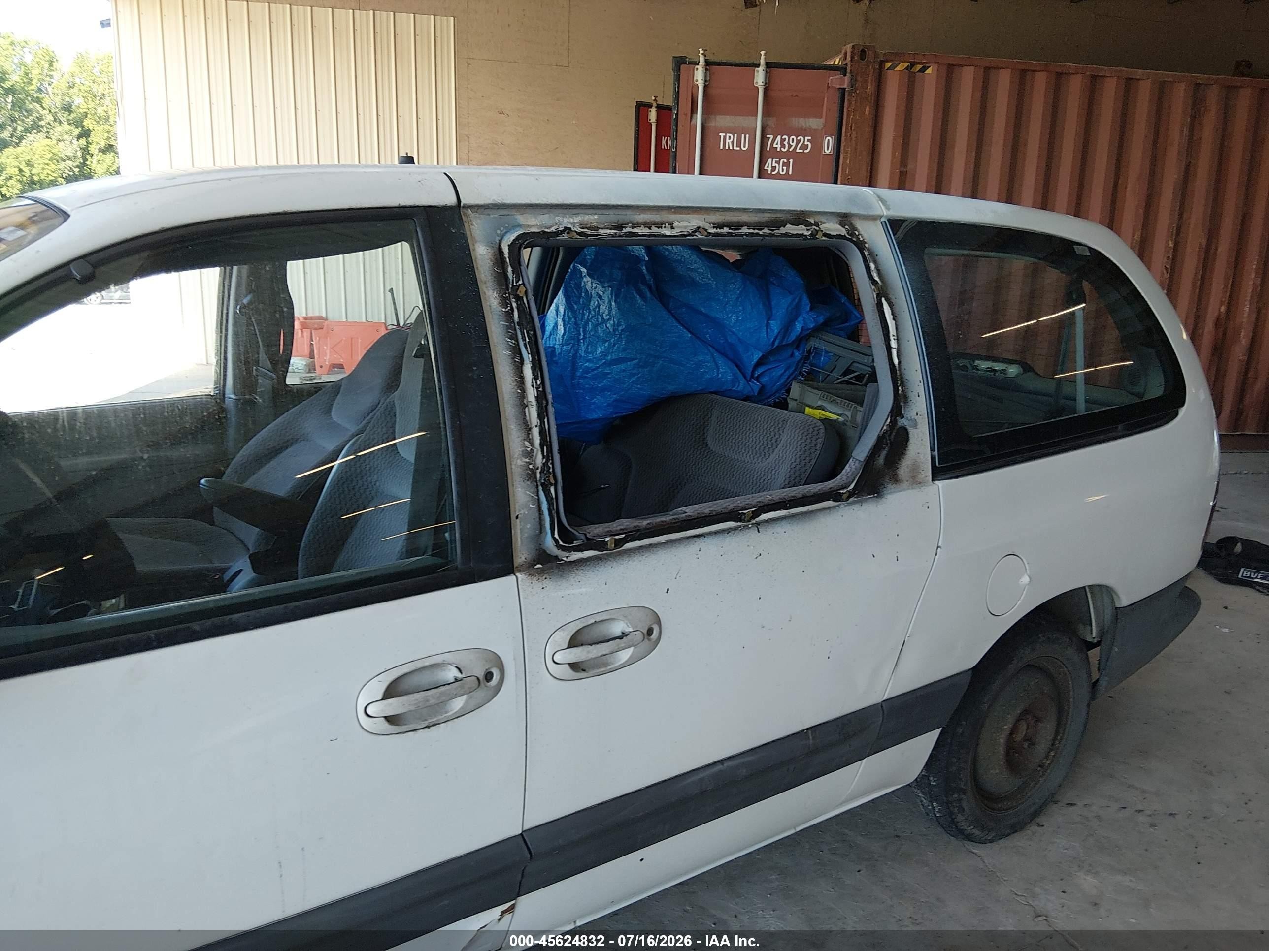 2000 Dodge Grand Caravan Se Белый vin: 1B4GP44G3YB627037