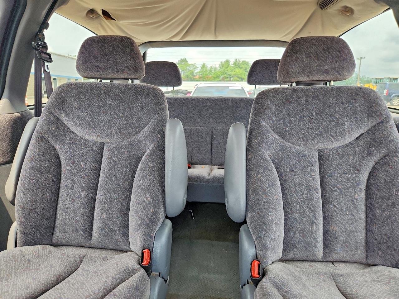 2000 Dodge Grand Caravan Se Burgundy vin: 1B4GP44G6YB587729