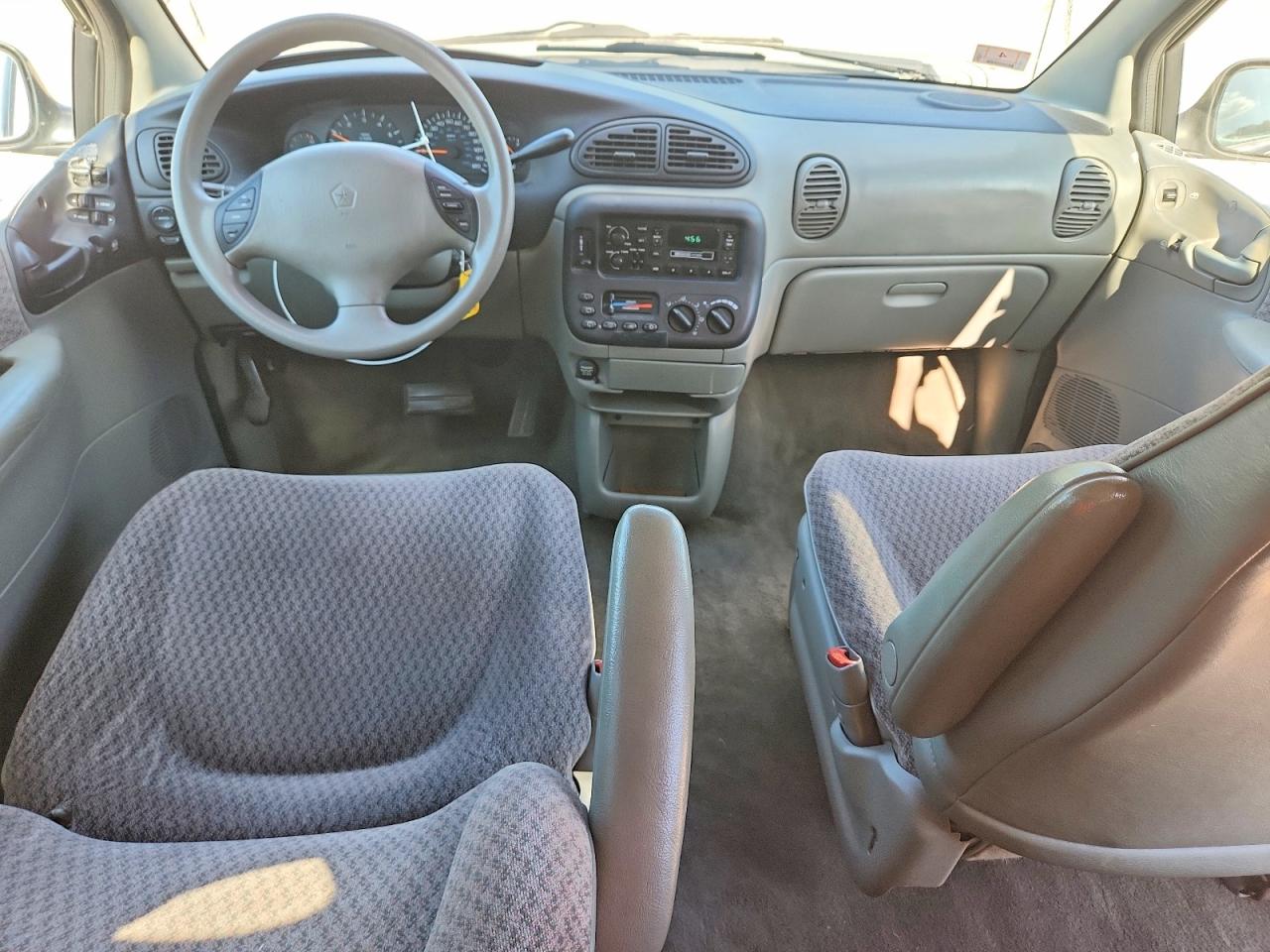 2000 Dodge Grand Caravan Se Tan vin: 1B4GP44G7YB766796