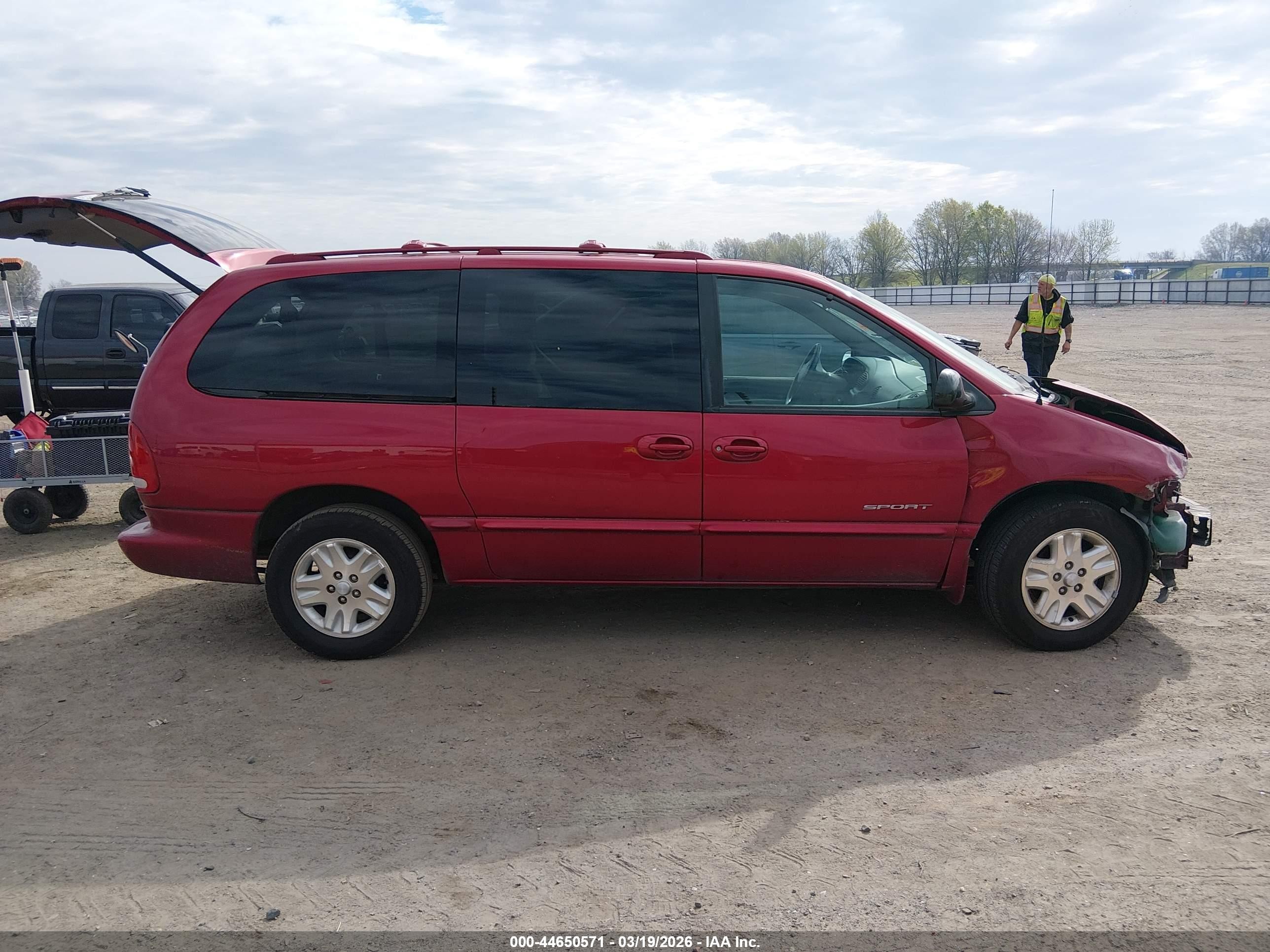 1998 Dodge Grand Caravan Se Темно-бордовый vin: 1B4GP44G8WB506341