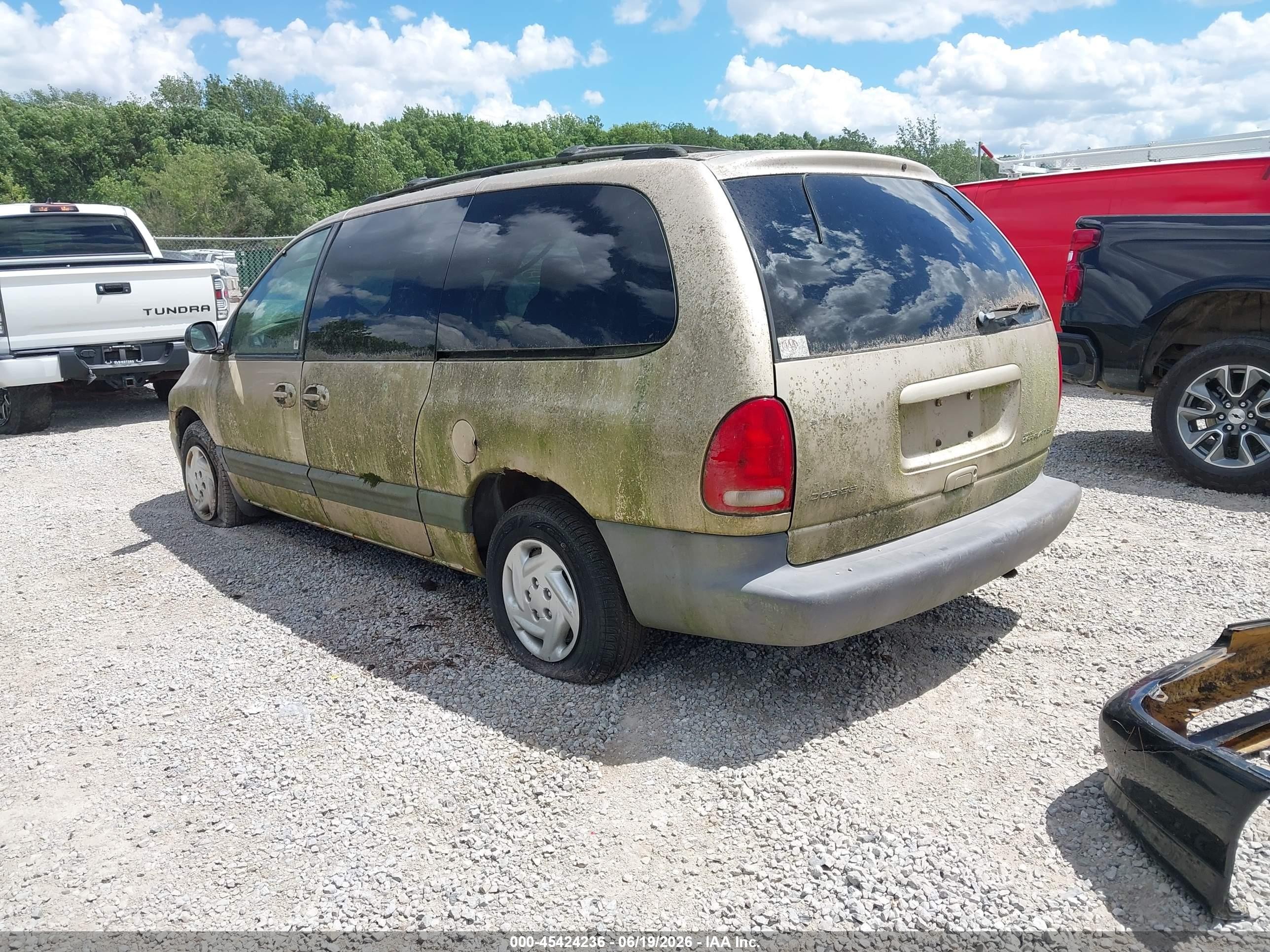 2000 Dodge Grand Caravan Se Gold vin: 1B4GP44GXYB636849