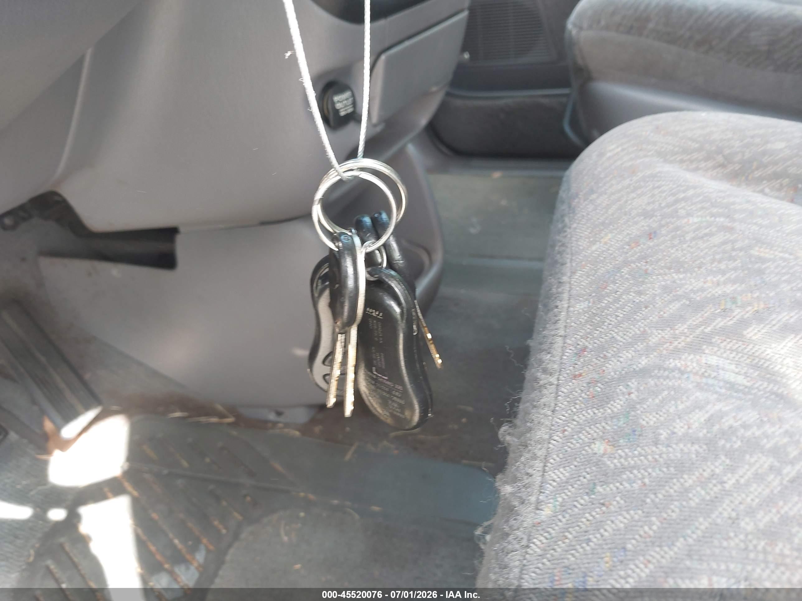 1999 Dodge Grand Caravan Se Белый vin: 1B4GP44L4XB839831