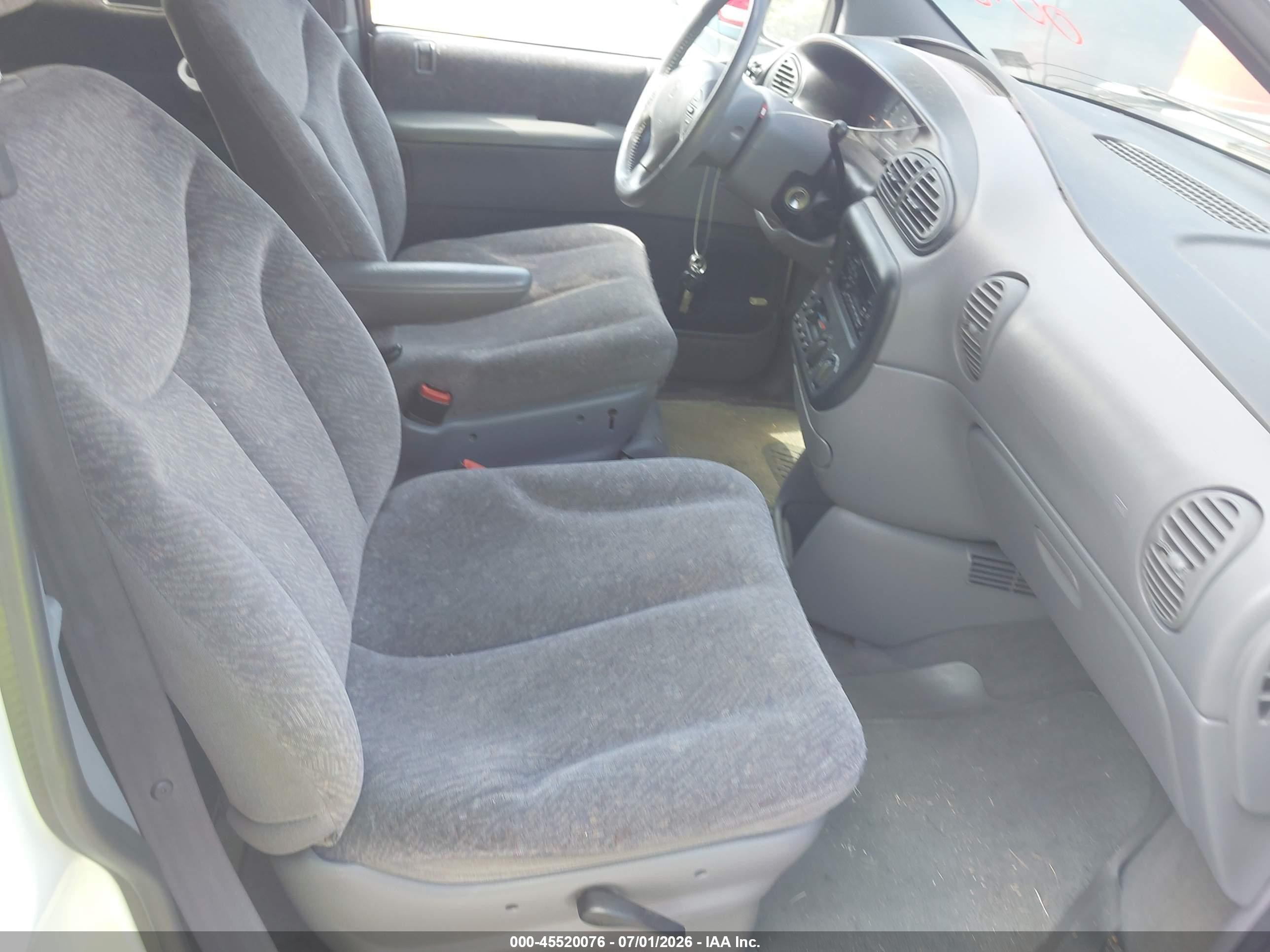 1999 Dodge Grand Caravan Se Белый vin: 1B4GP44L4XB839831