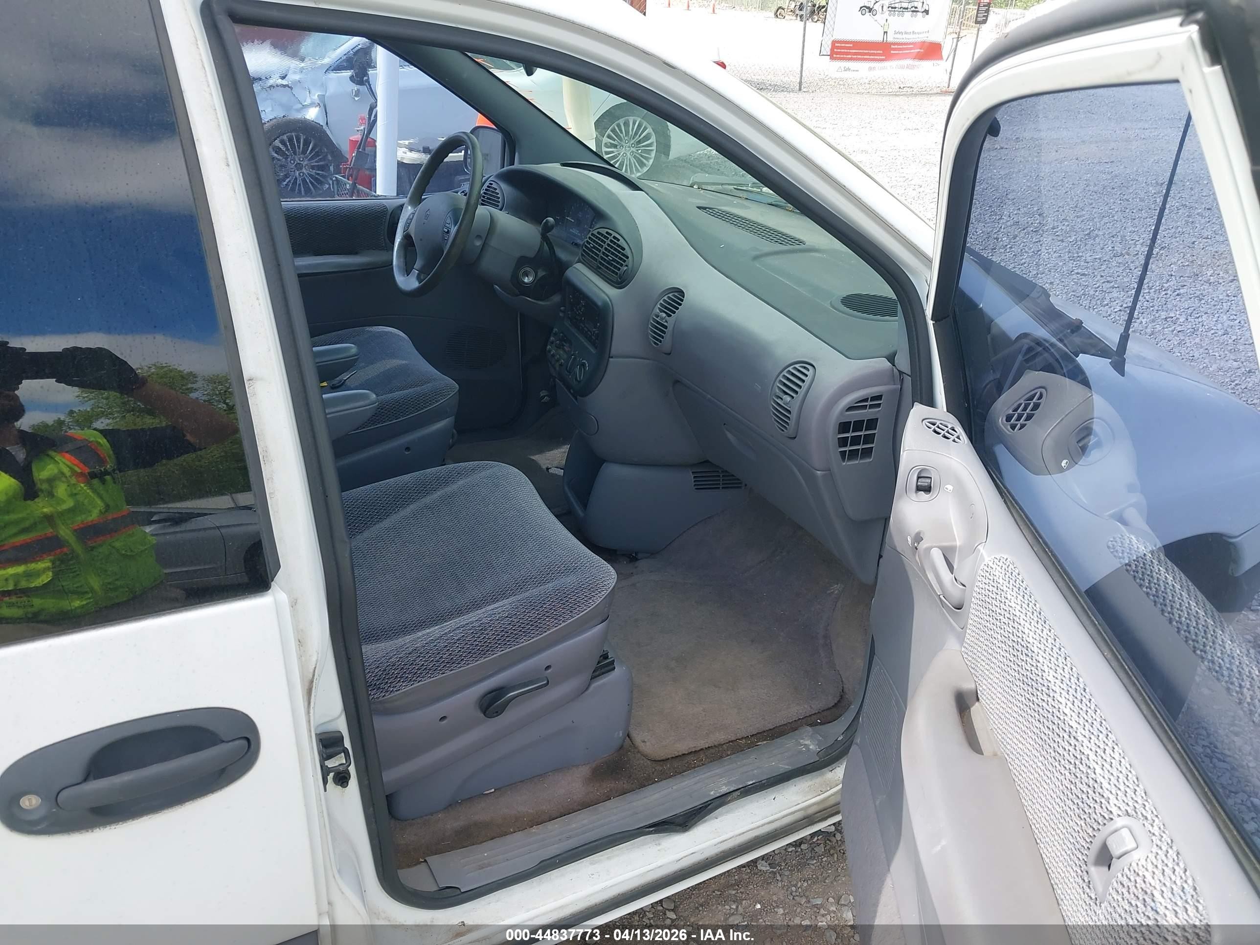 1996 Dodge Grand Caravan Se White vin: 1B4GP44R1TB272704
