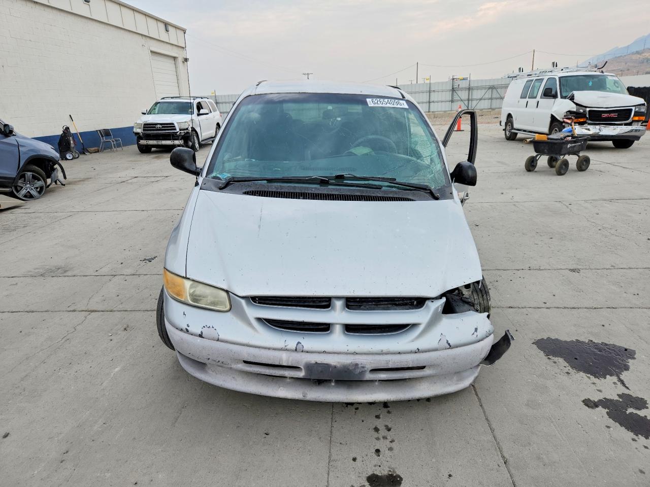 2000 Dodge Grand Caravan Se Silver vin: 1B4GP44R2YB638287