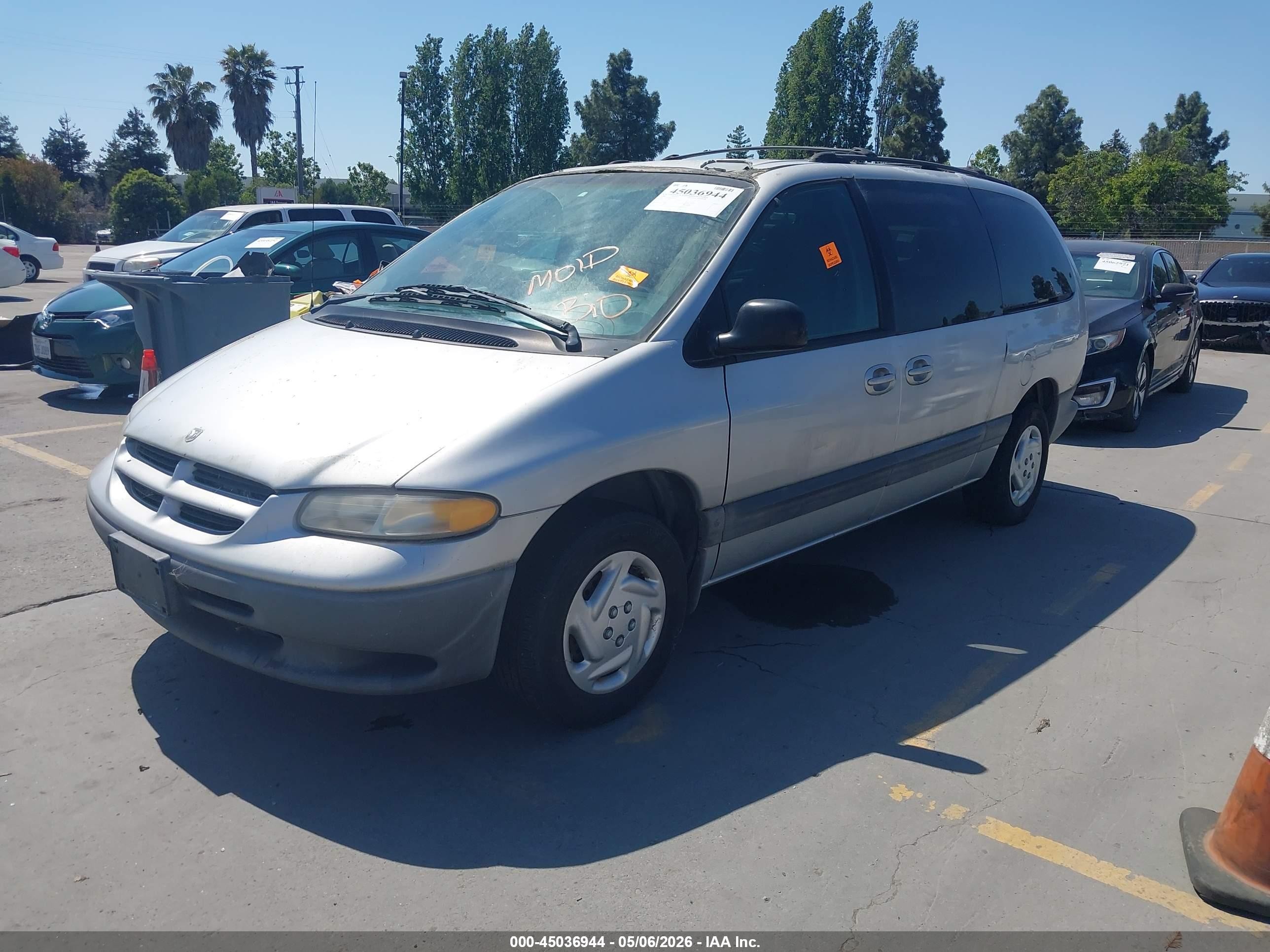 2000 Dodge Grand Caravan Se Серебряный vin: 1B4GP44R2YB639214