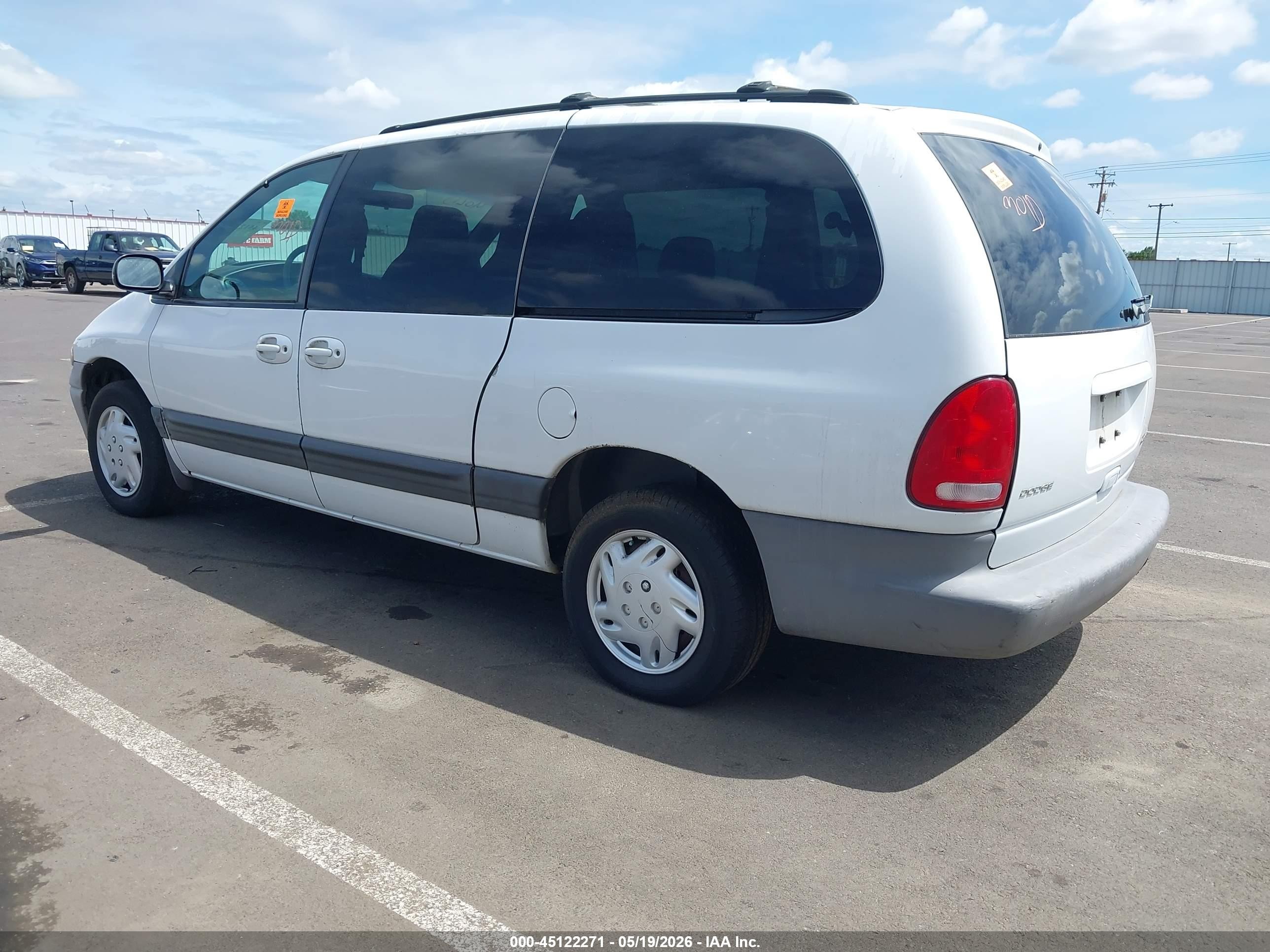 1999 Dodge Grand Caravan Se White vin: 1B4GP44R5XB590864
