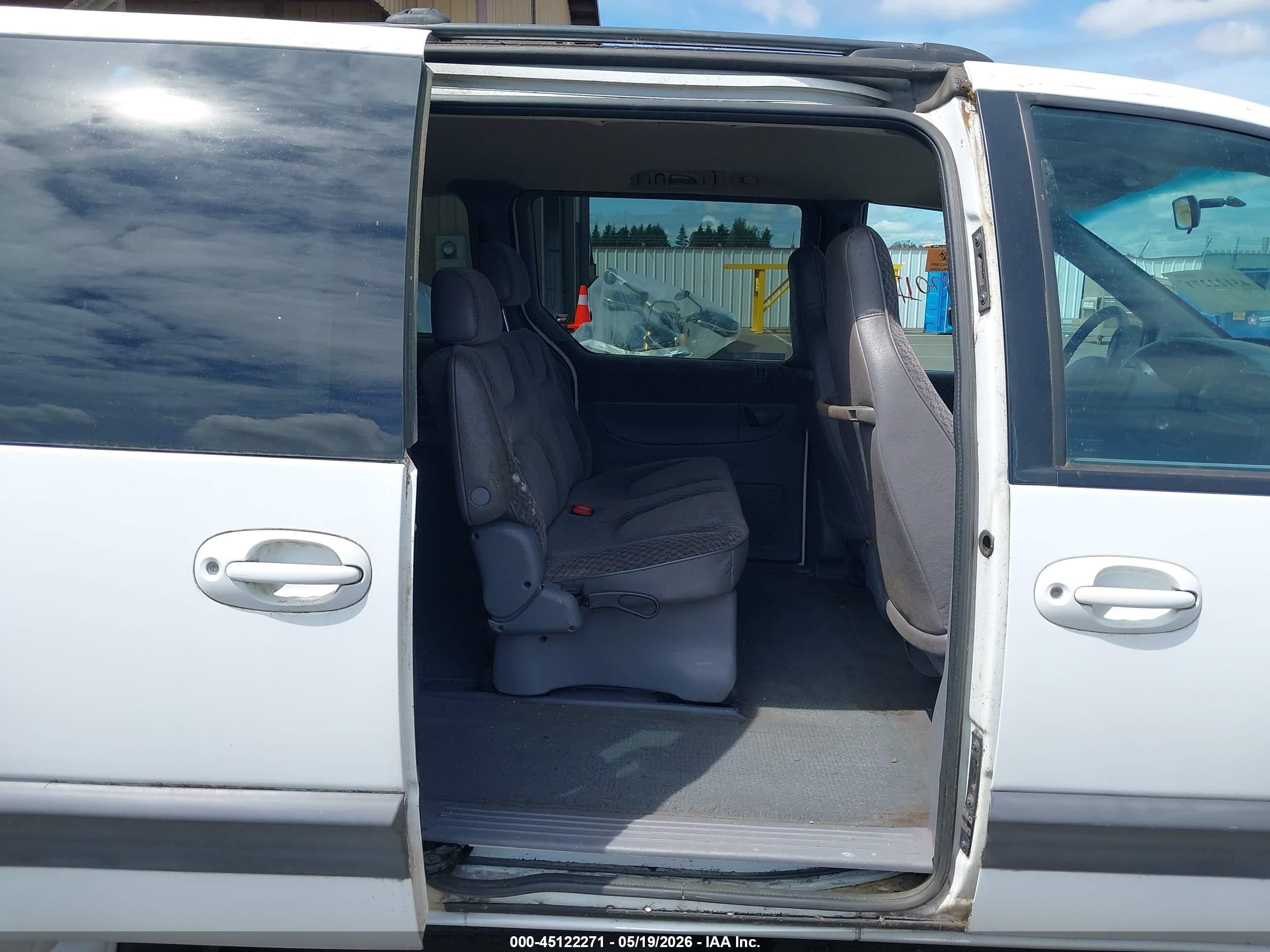 1999 Dodge Grand Caravan Se White vin: 1B4GP44R5XB590864
