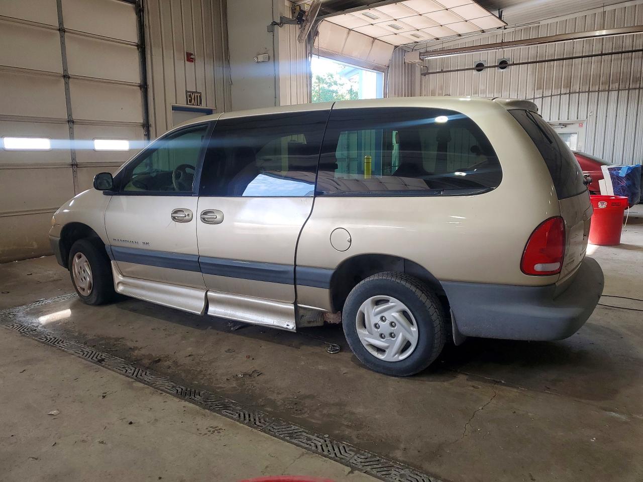 2000 Dodge Grand Caravan Se Gold vin: 1B4GP44R5YB637277