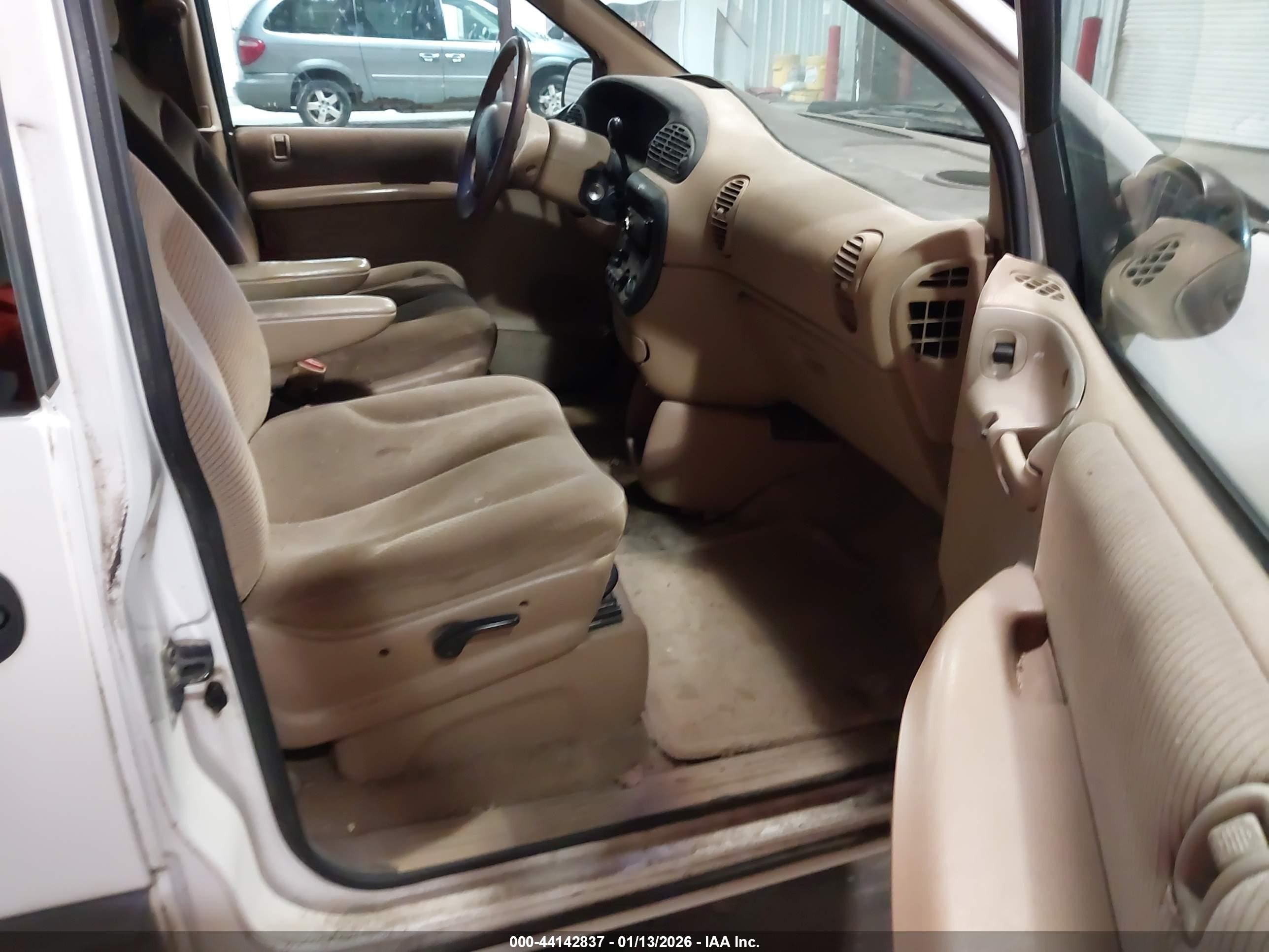 1996 Dodge Grand Caravan Se Белый vin: 1B4GP44R6TB150632
