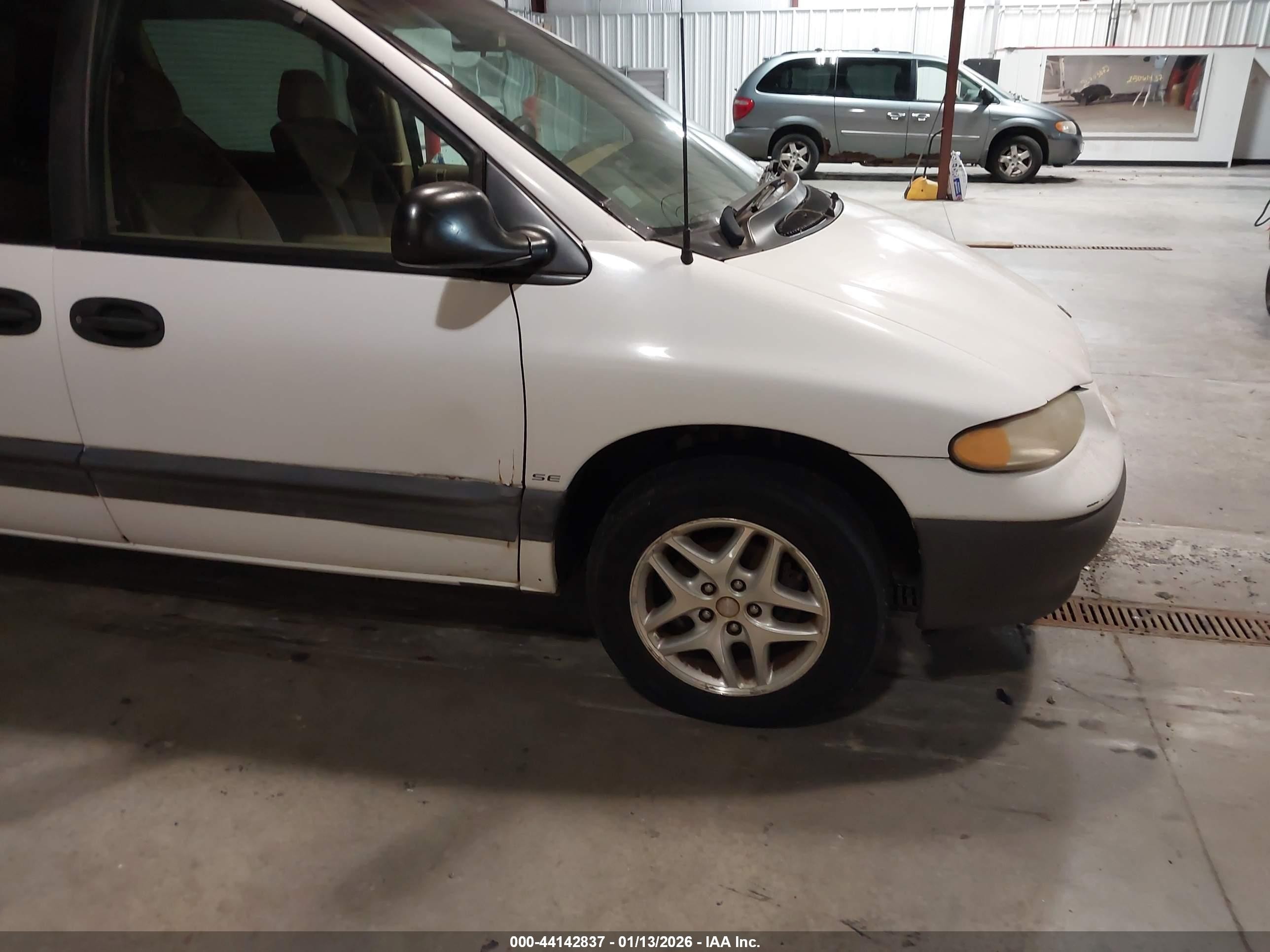 1996 Dodge Grand Caravan Se Белый vin: 1B4GP44R6TB150632