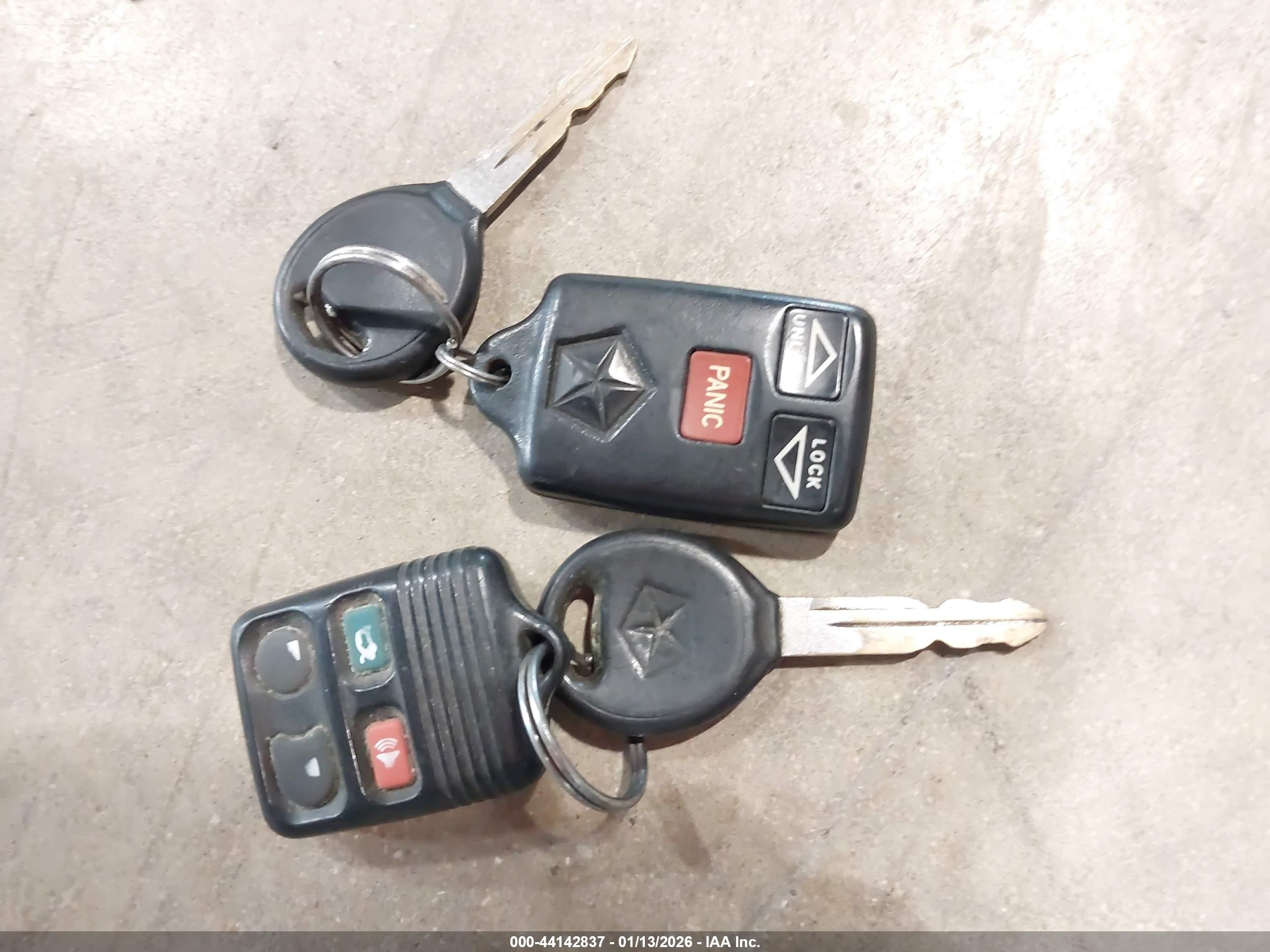1996 Dodge Grand Caravan Se Белый vin: 1B4GP44R6TB150632