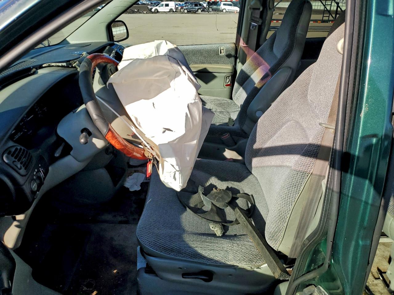 1997 Dodge Grand Caravan Se Зеленый vin: 1B4GP44R9VB394357