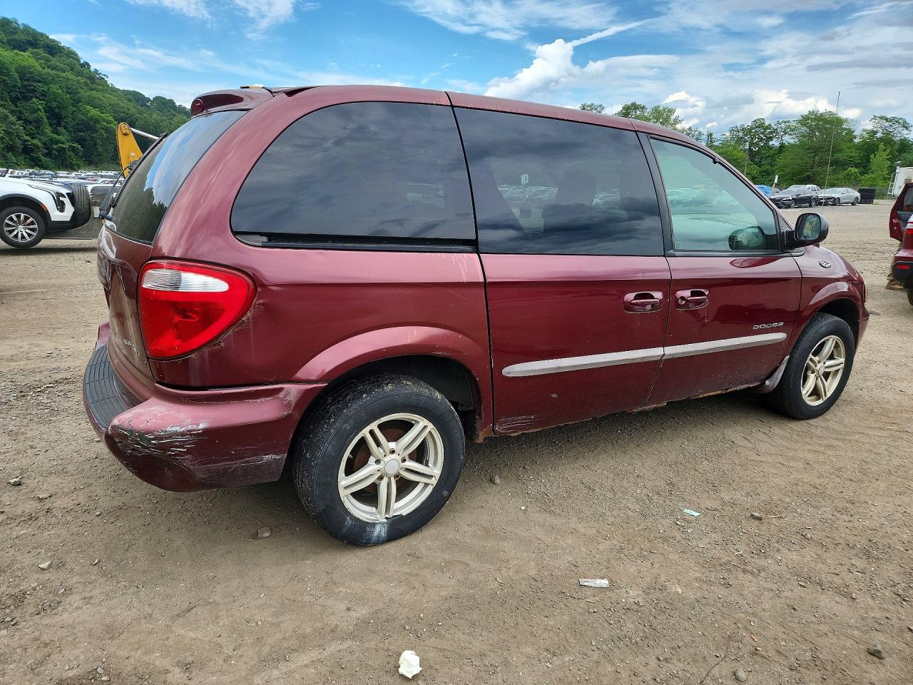 2001 Dodge Caravan Sport Red vin: 1B4GP45321B188530