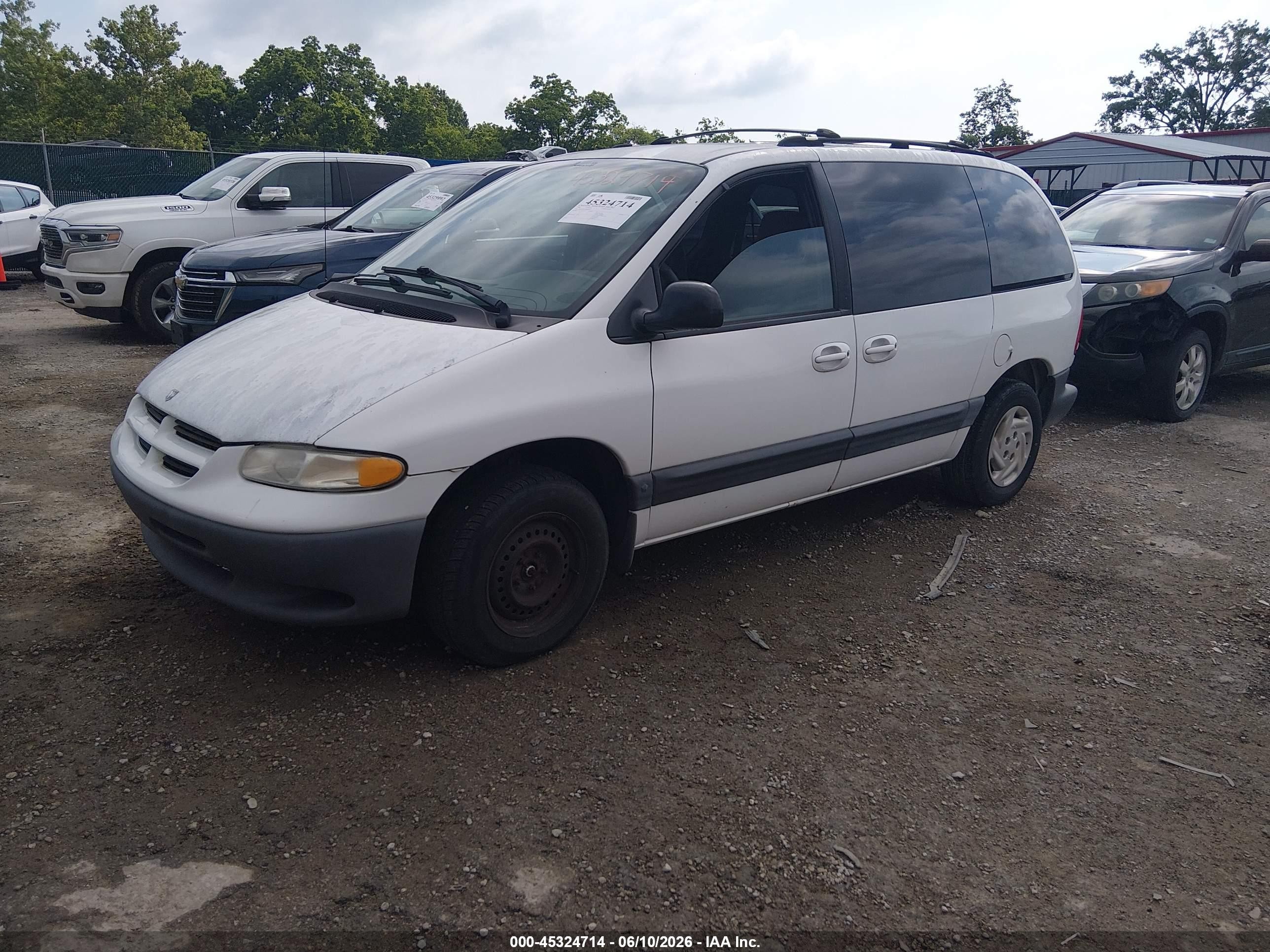 1999 Dodge Caravan Se White vin: 1B4GP45G2XB885899