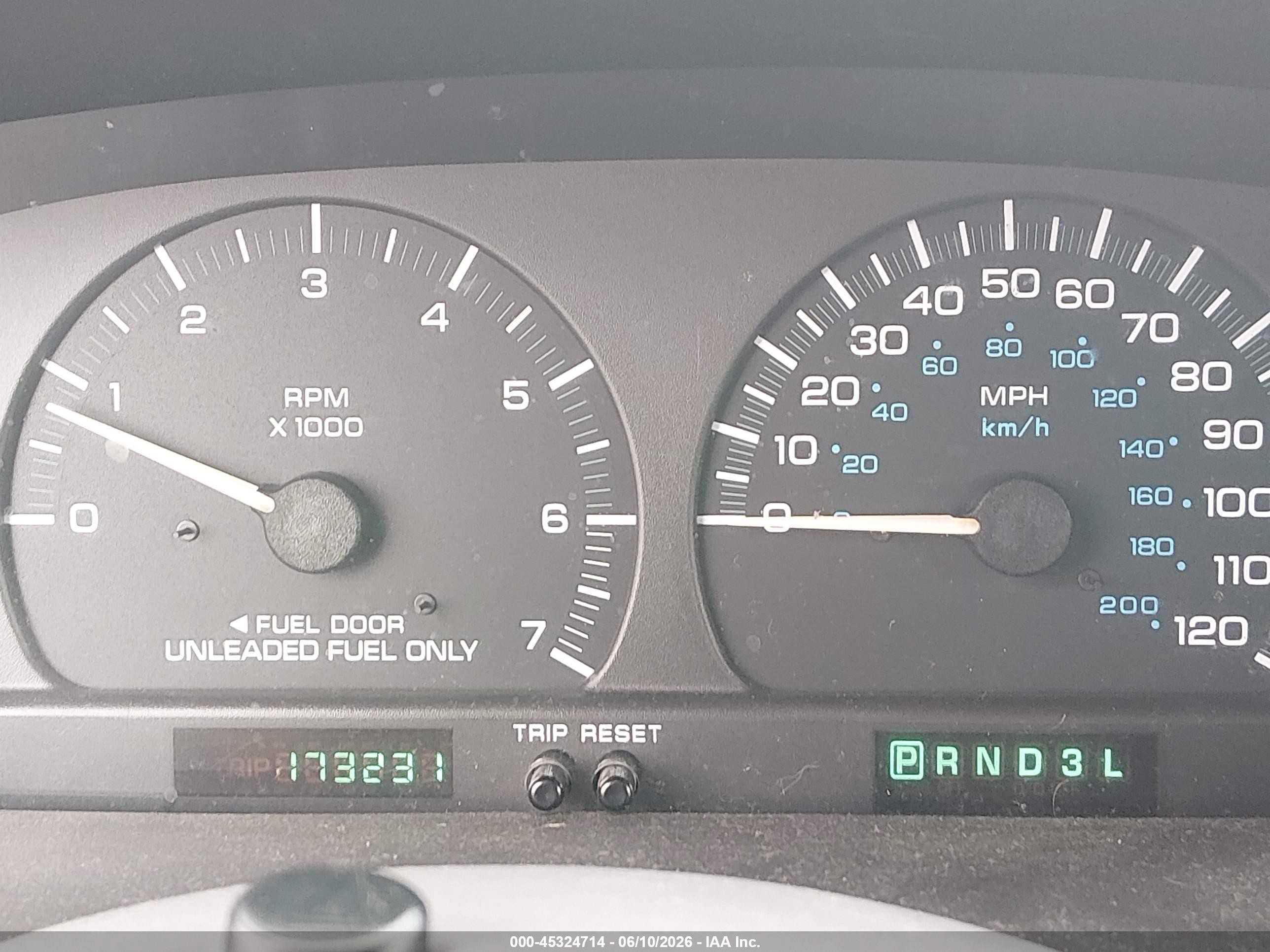 1999 Dodge Caravan Se White vin: 1B4GP45G2XB885899
