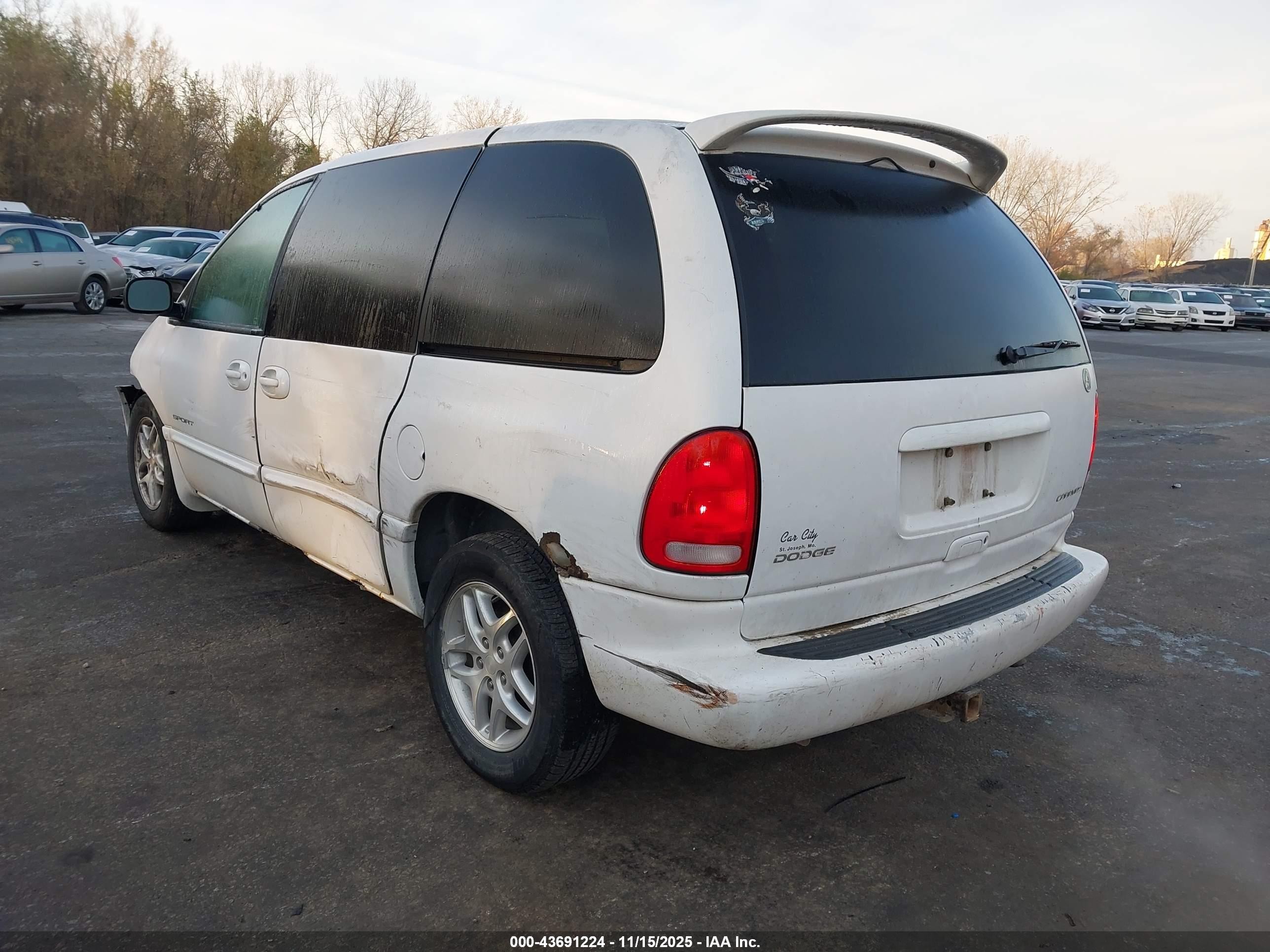 1999 Dodge Caravan Se White vin: 1B4GP45G3XB913824
