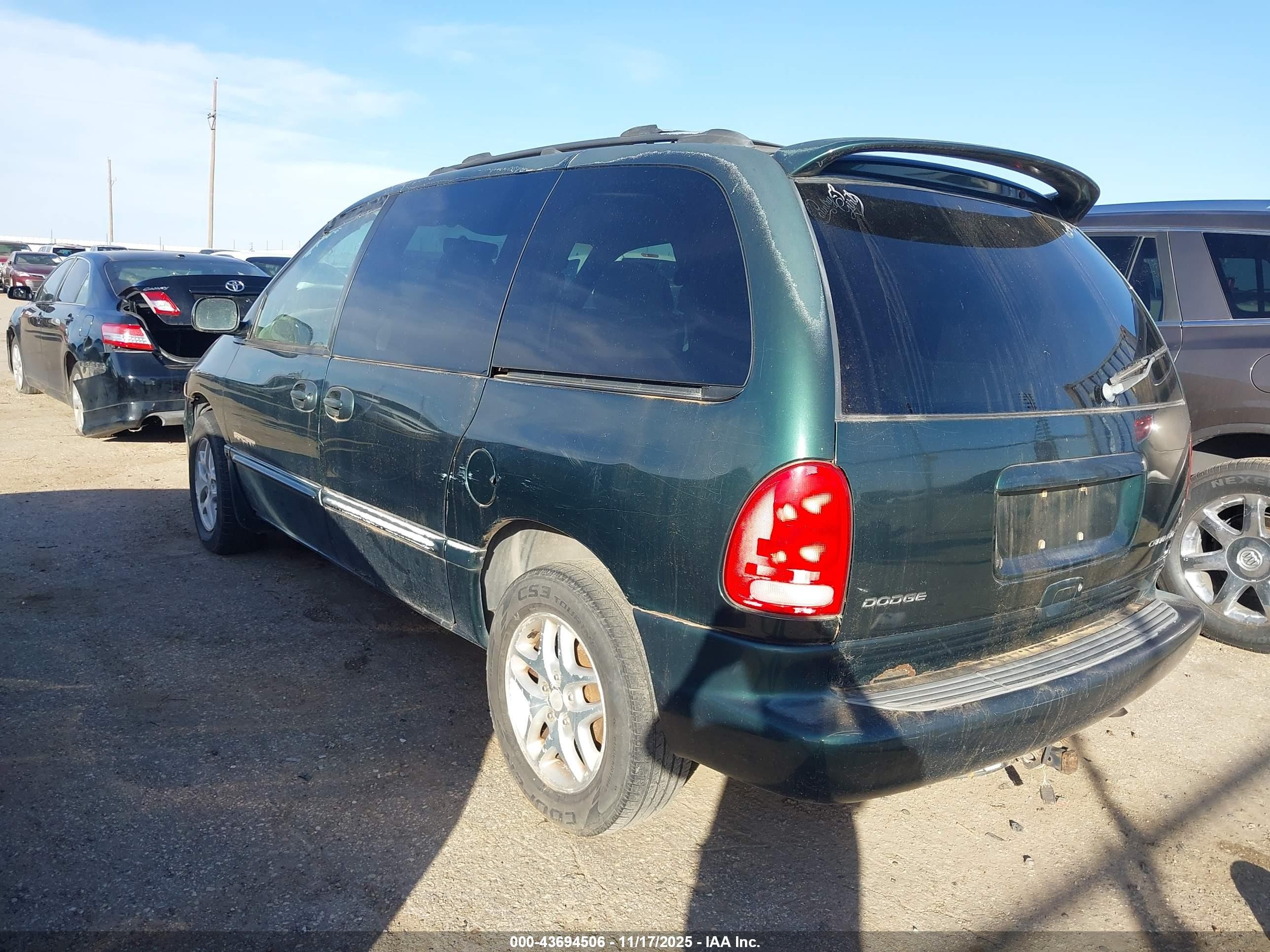 1999 Dodge Caravan Se Green vin: 1B4GP45G9XB591643