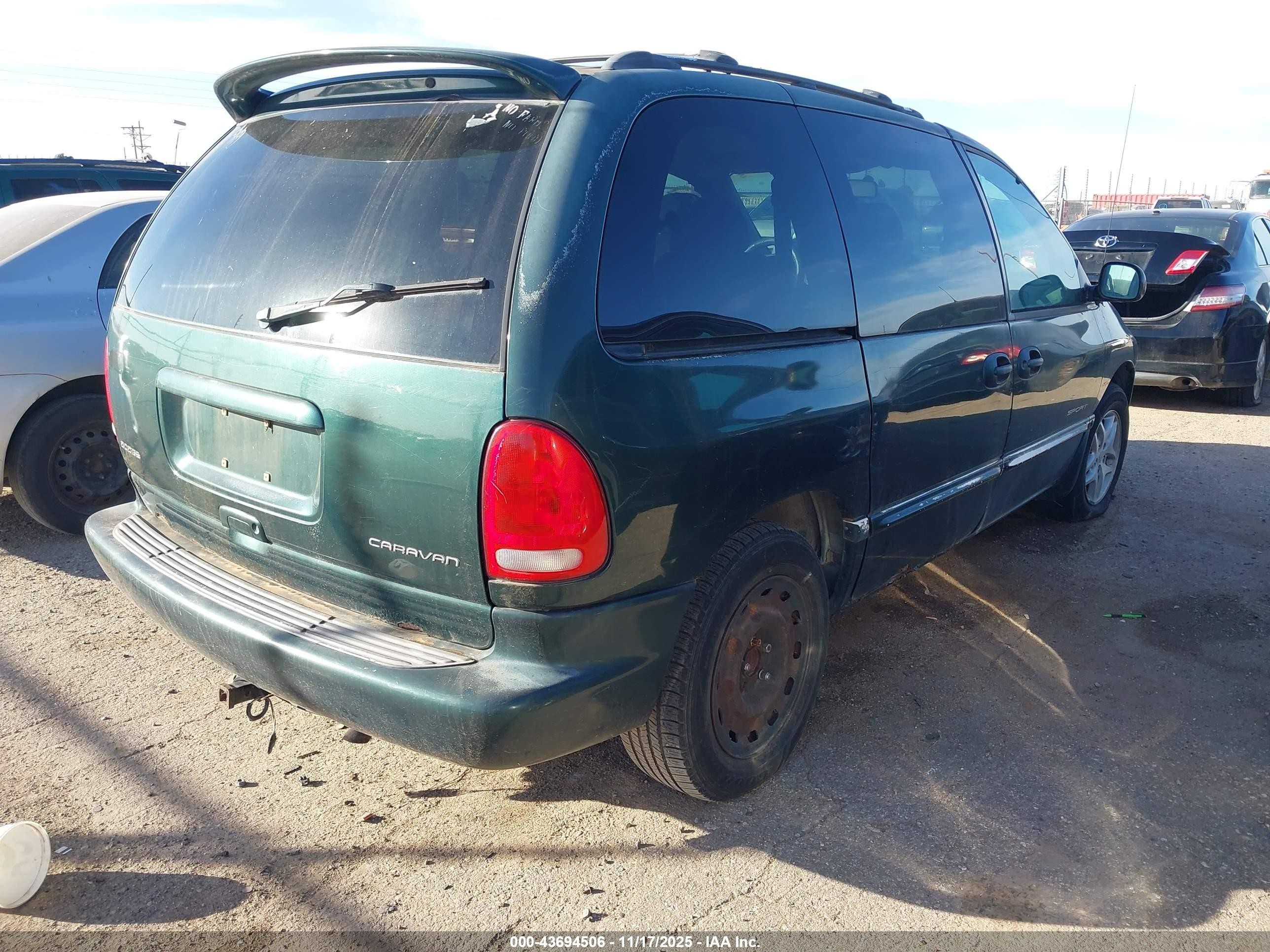 1999 Dodge Caravan Se Green vin: 1B4GP45G9XB591643