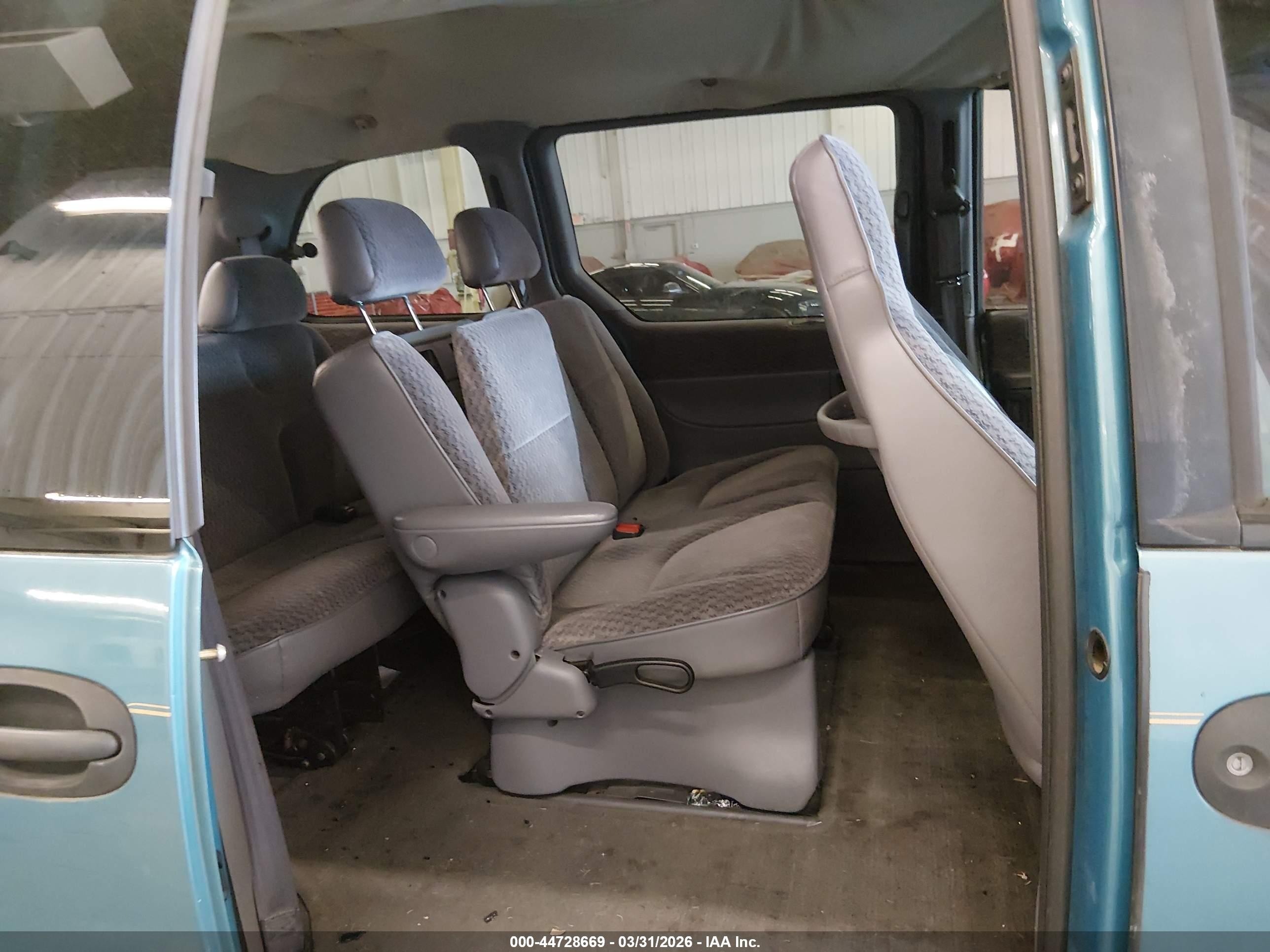 1998 Dodge Caravan Se Light Blue vin: 1B4GP45R2WB721570