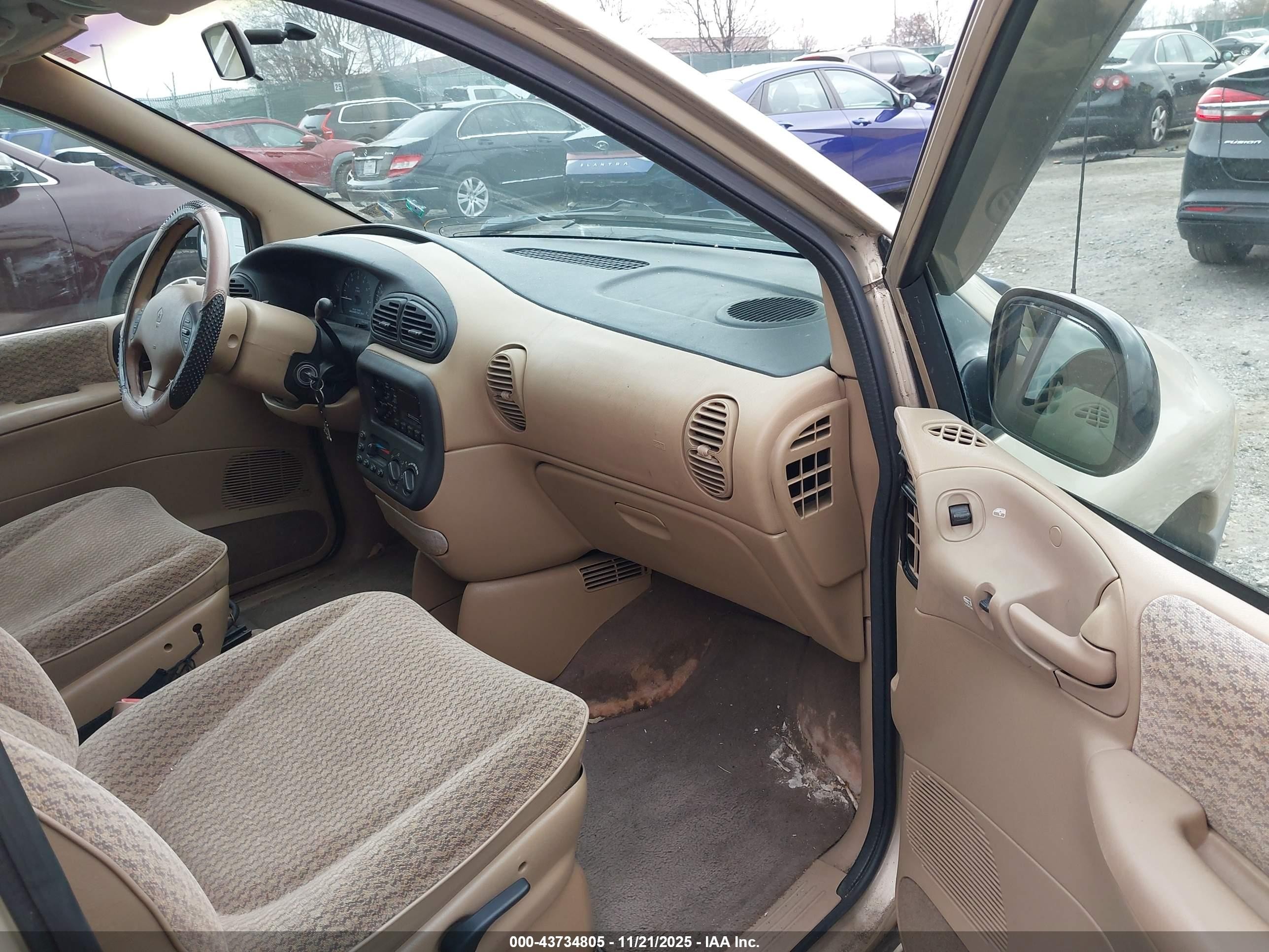 1999 Dodge Caravan Se Gold vin: 1B4GP45R2XB879263