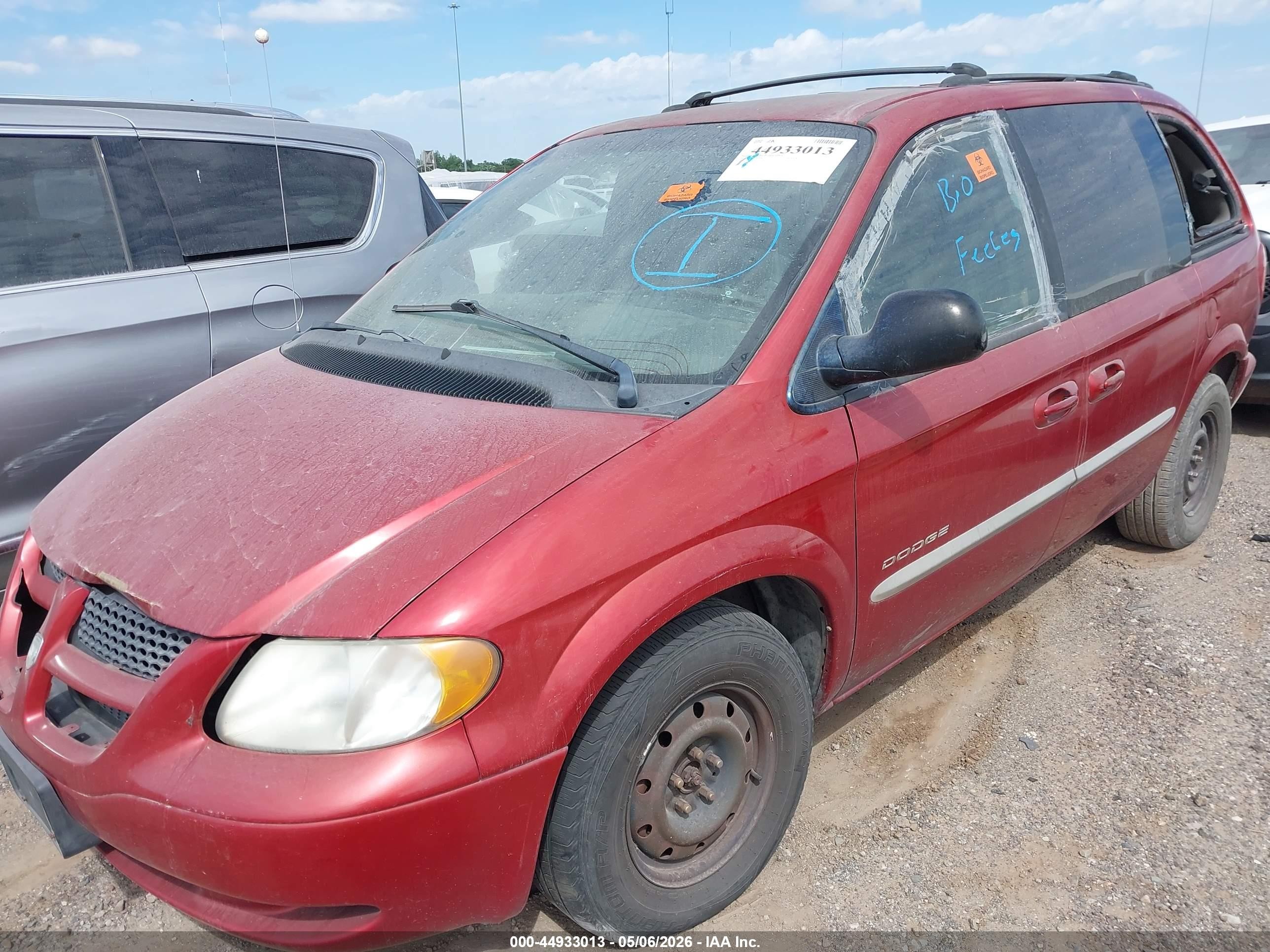 2001 Dodge Caravan Sport Red vin: 1B4GP45R31B142306