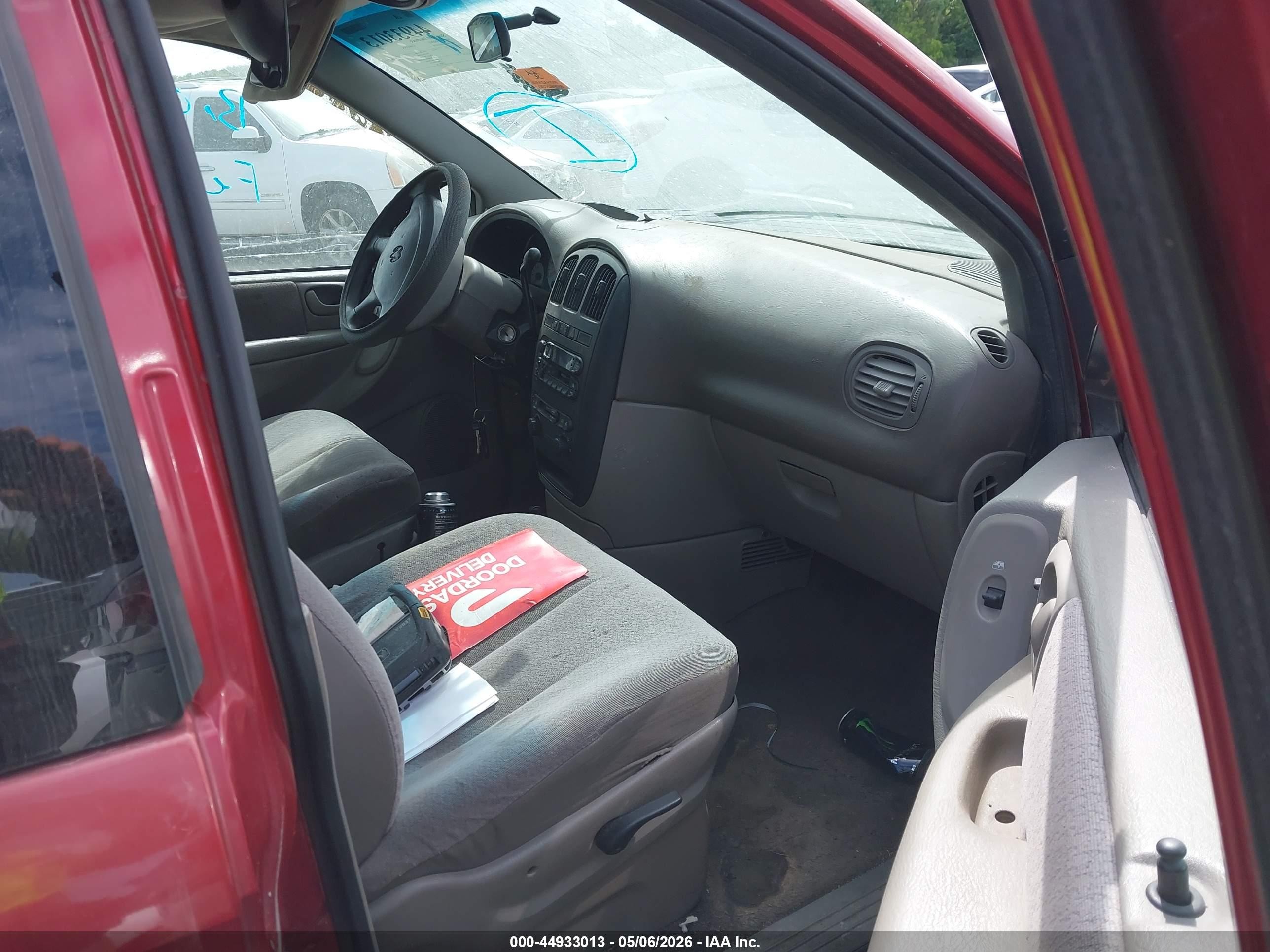 2001 Dodge Caravan Sport Red vin: 1B4GP45R31B142306