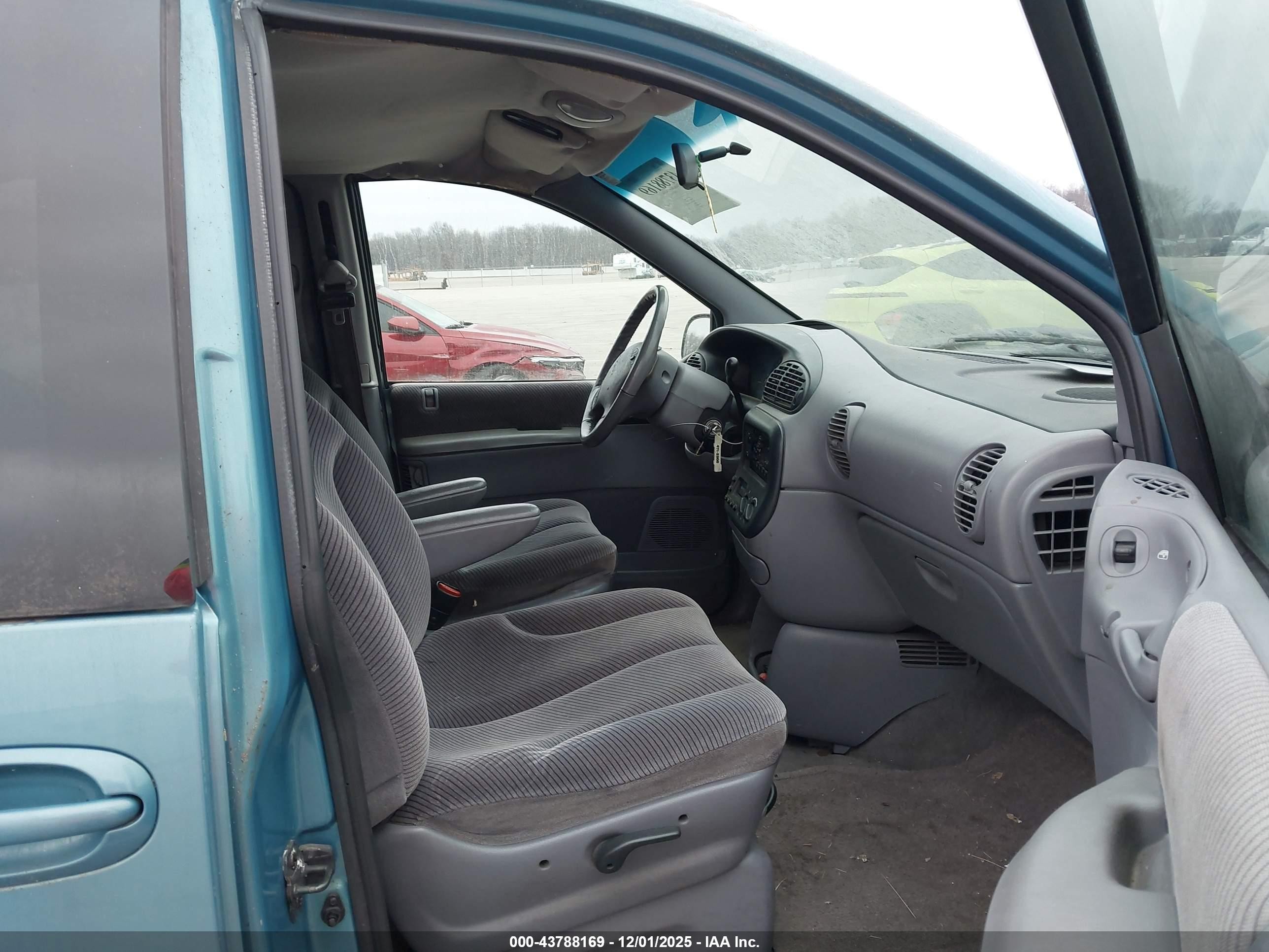 1996 Dodge Caravan Se/sport Blue vin: 1B4GP45R3TB293200