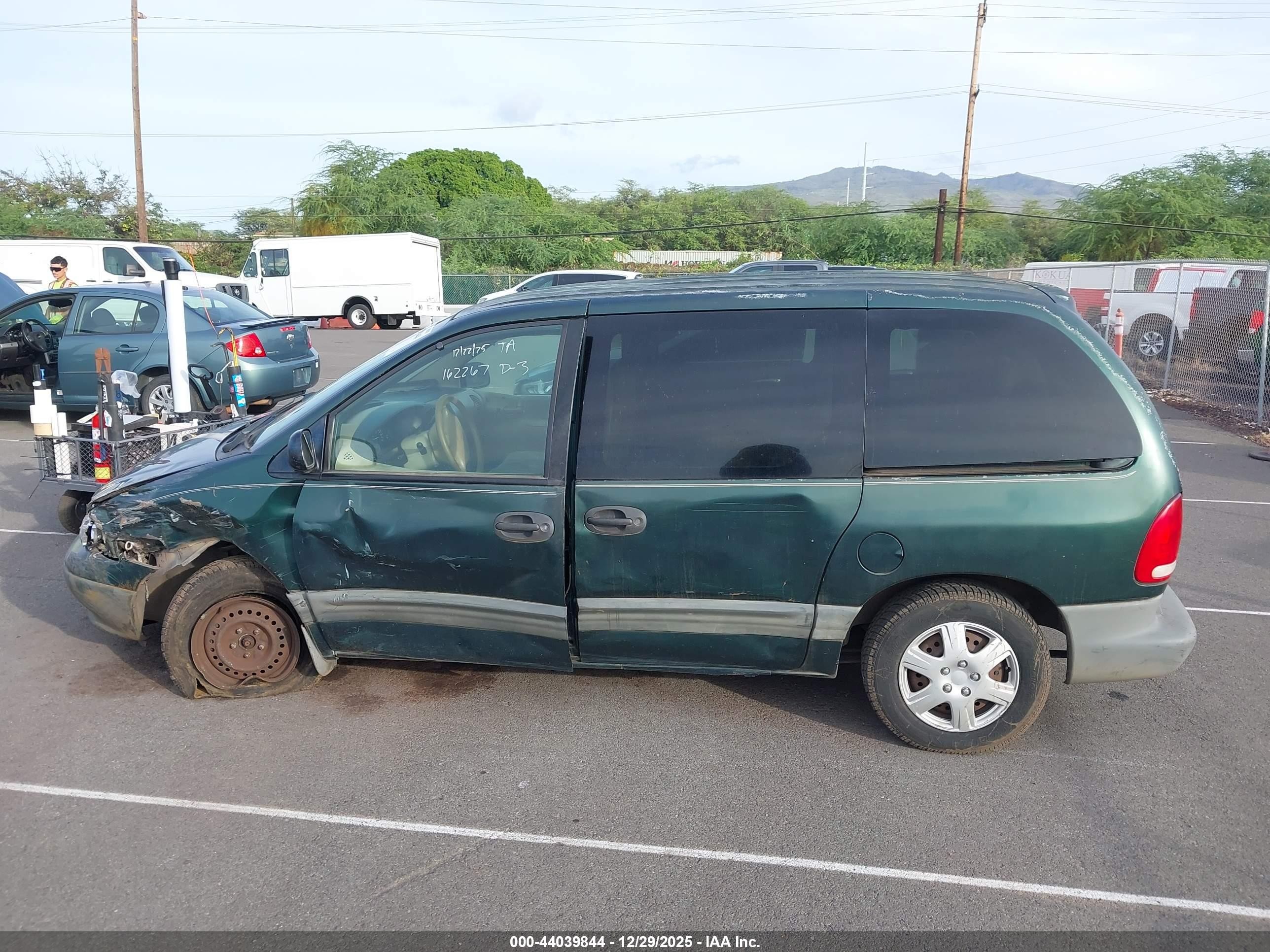 1998 Dodge Caravan Se Green vin: 1B4GP45R5WB721546