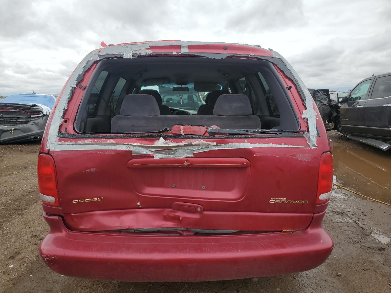 1997 Dodge Grand Caravan Le Red vin: 1B4GP54L1VB378249