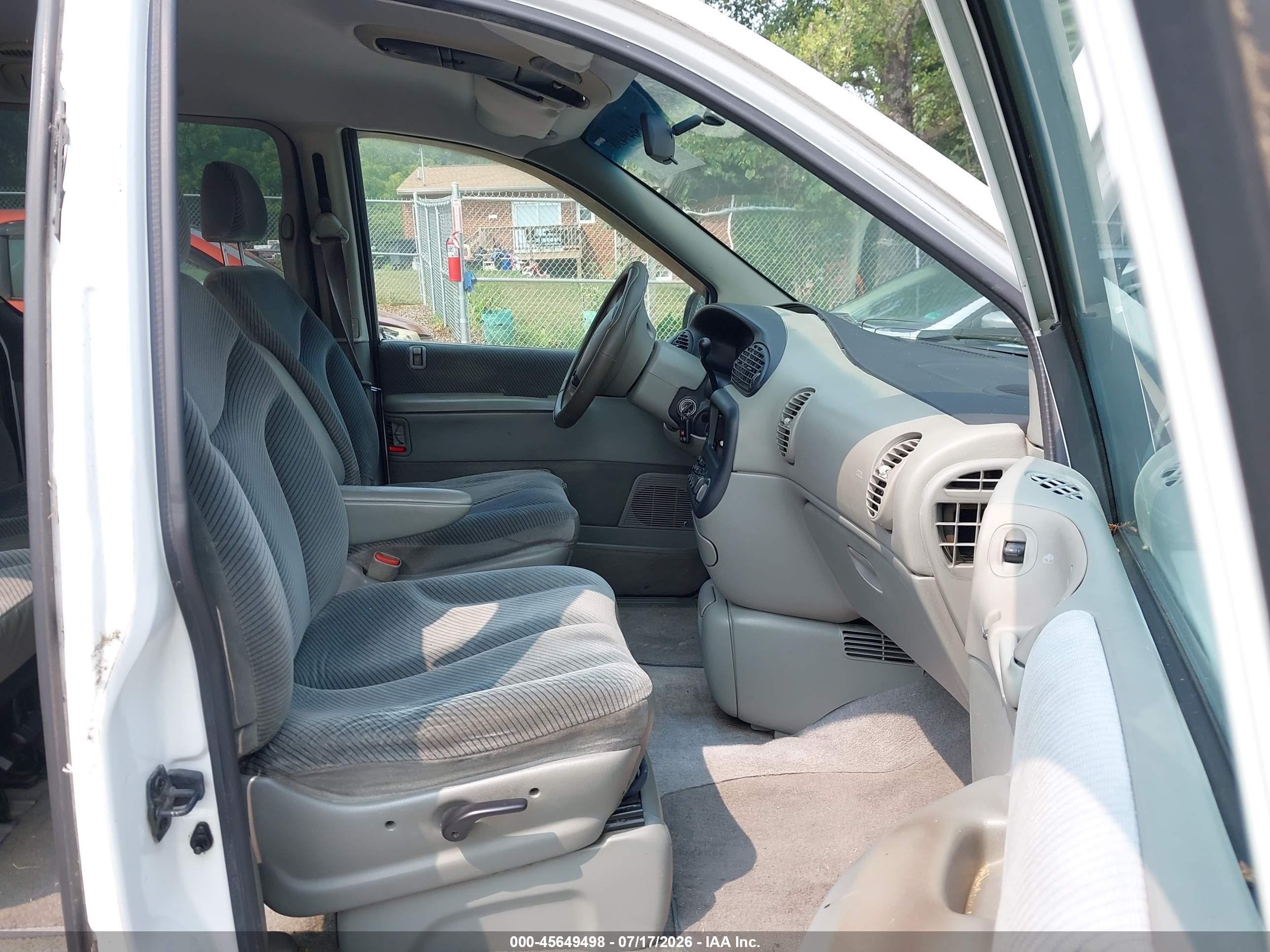 1996 Dodge Grand Caravan Le/es Белый vin: 1B4GP54L3TB444586