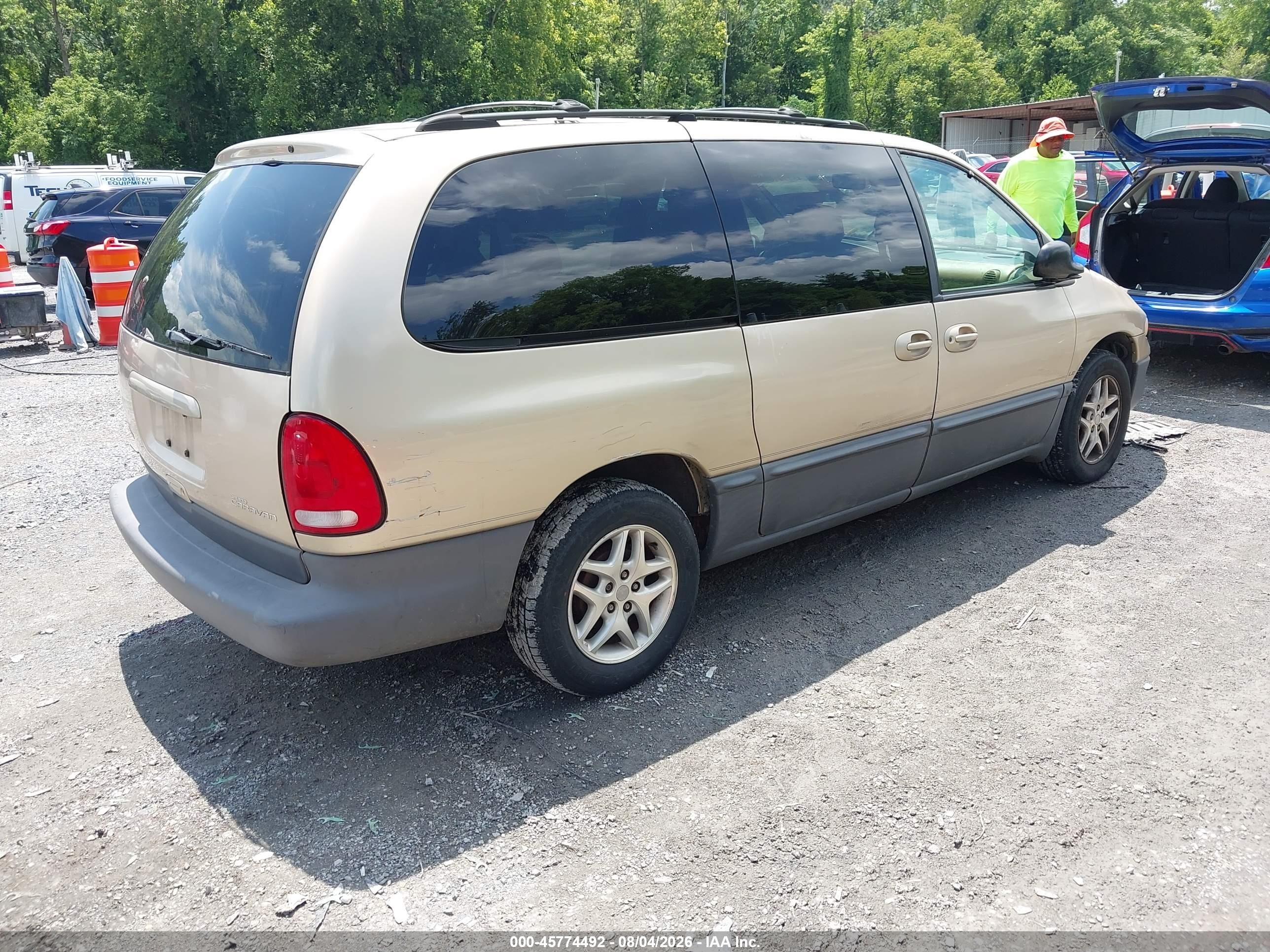 1999 Dodge Grand Caravan Le Gold vin: 1B4GP54L5XB897341