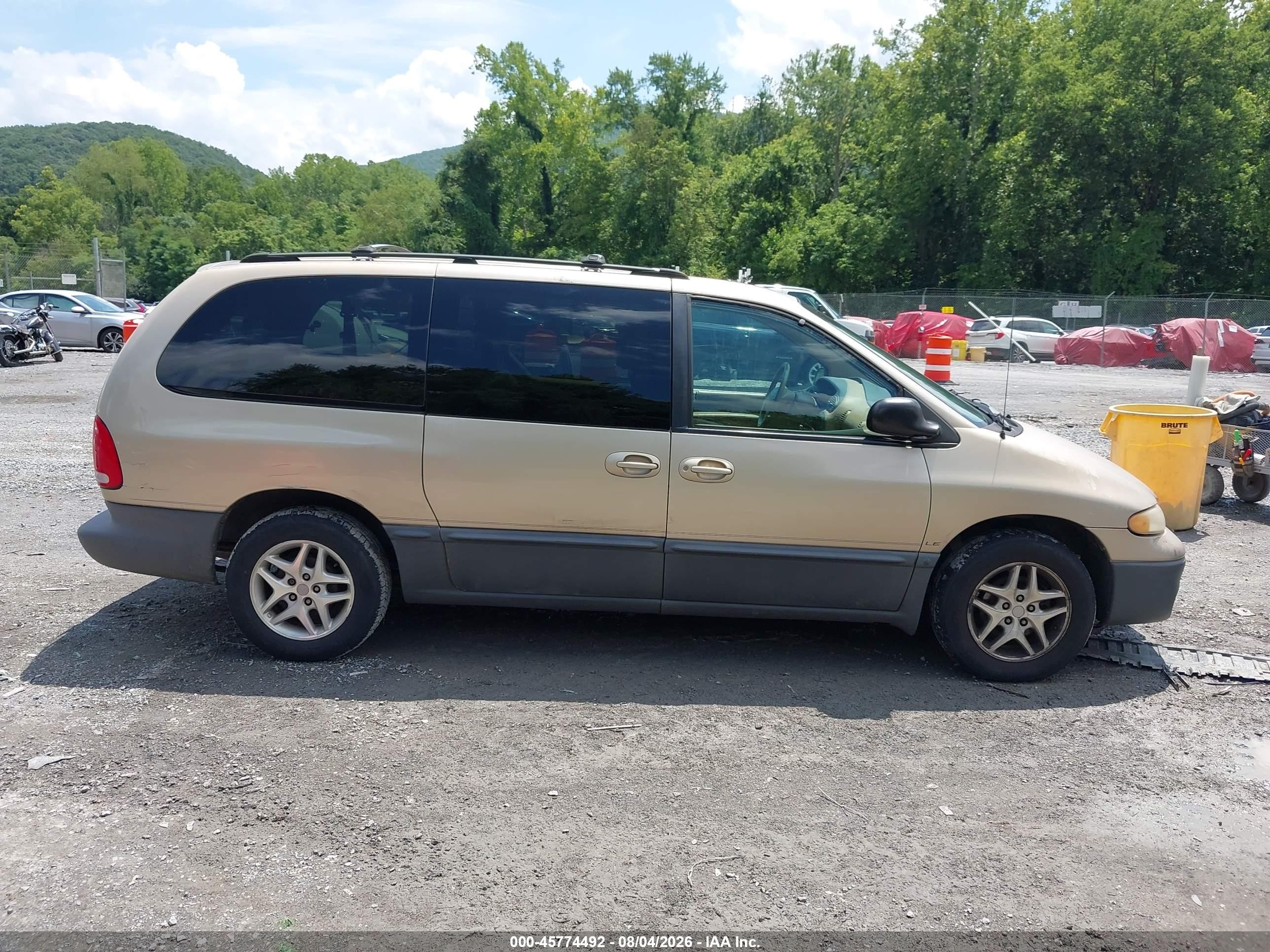 1999 Dodge Grand Caravan Le Gold vin: 1B4GP54L5XB897341