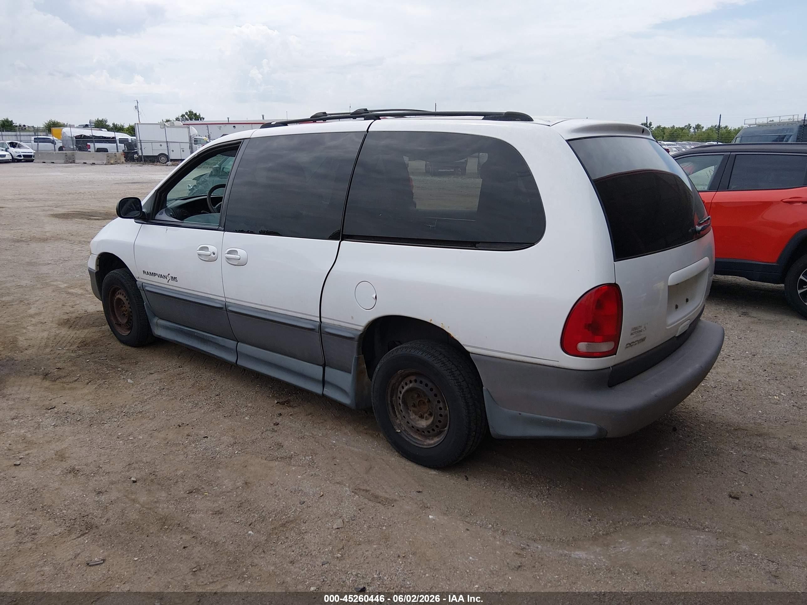 2000 Dodge Grand Caravan Le White vin: 1B4GP54L5YB594612