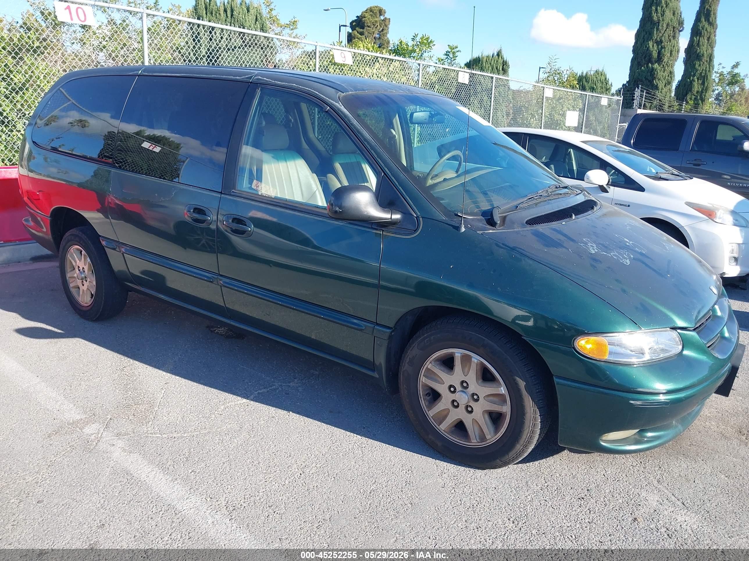 1997 Dodge Grand Caravan Es/le Green vin: 1B4GP54L9VB363014