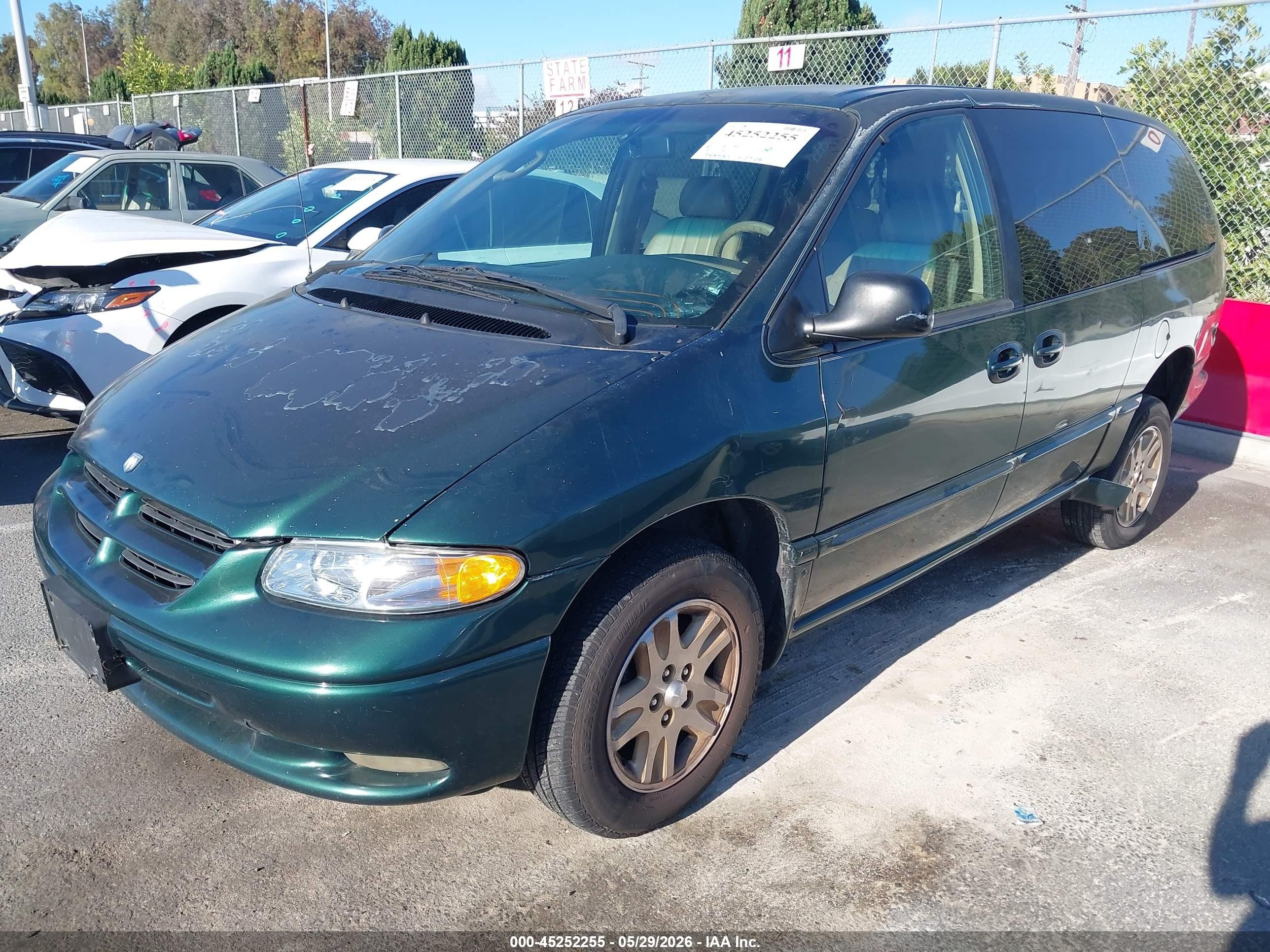1997 Dodge Grand Caravan Es/le Green vin: 1B4GP54L9VB363014