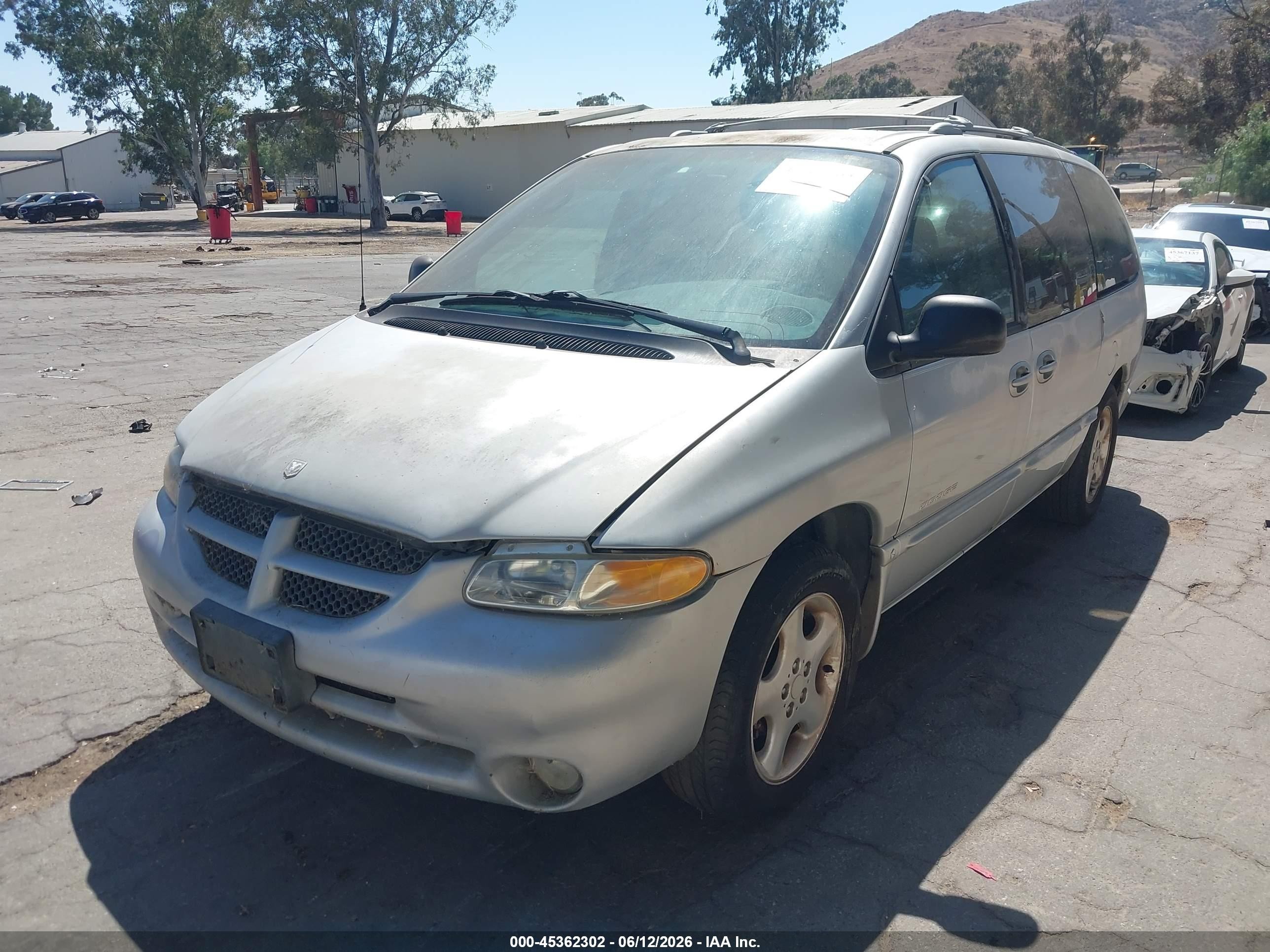 2000 Dodge Grand Caravan Es Silver vin: 1B4GP74L7YB522709
