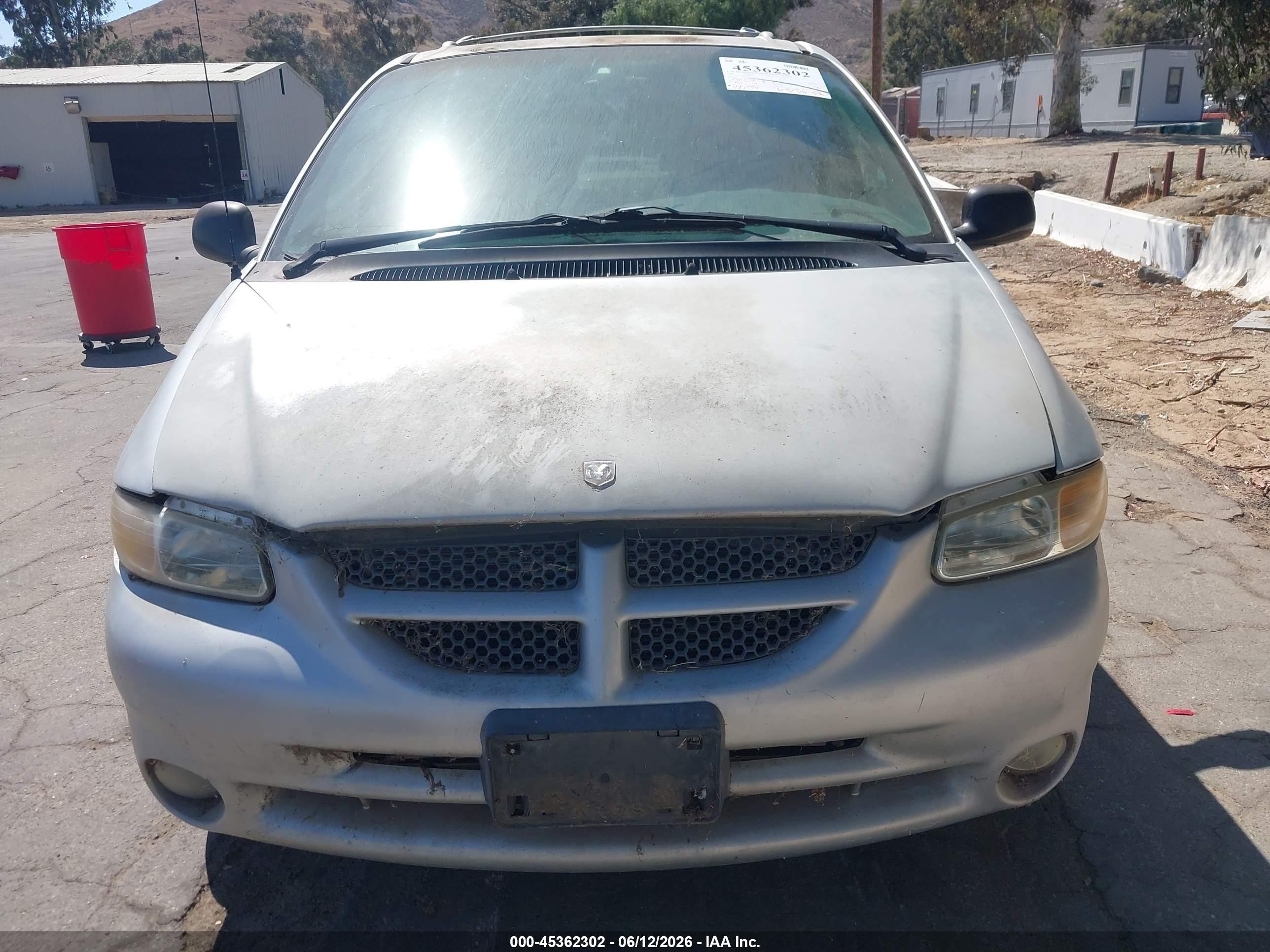 2000 Dodge Grand Caravan Es Silver vin: 1B4GP74L7YB522709