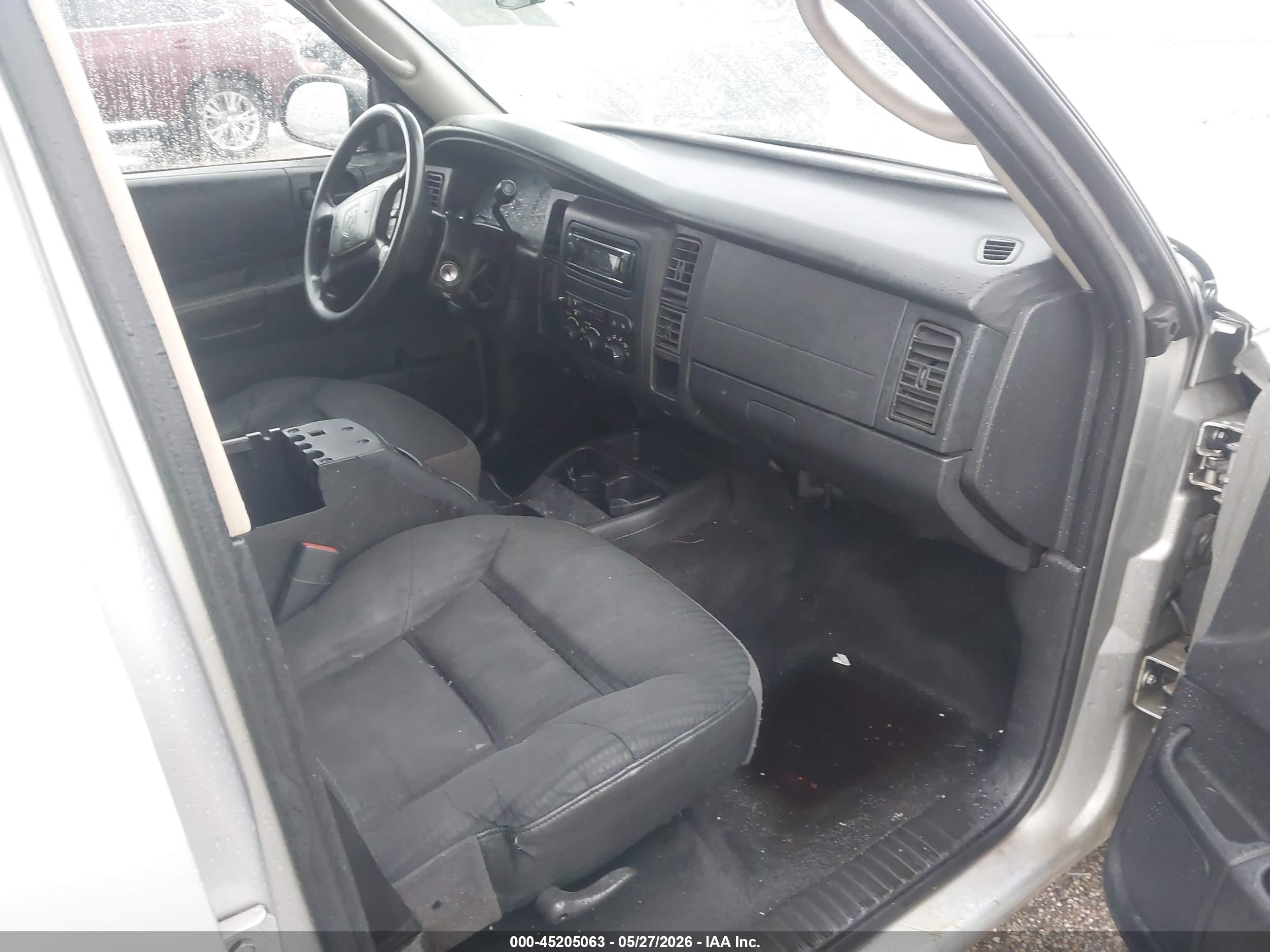 2001 Dodge Durango   Silver vin: 1B4HR28N61F622697