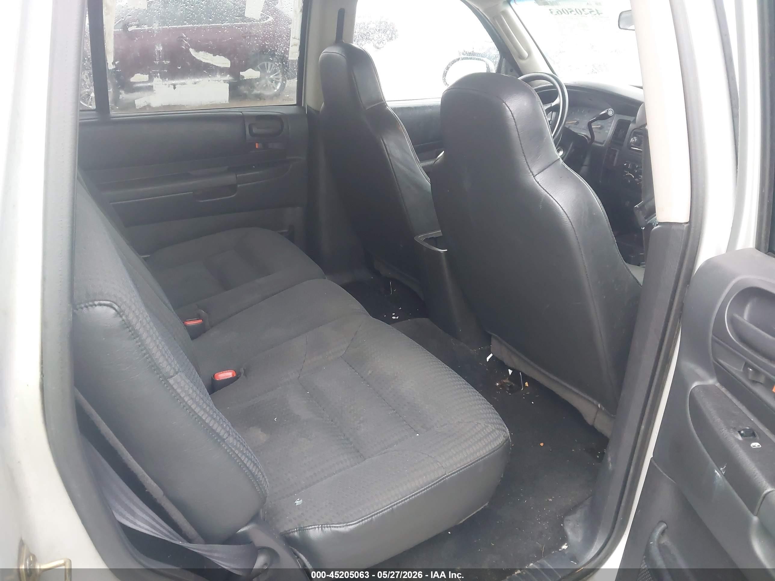 2001 Dodge Durango   Silver vin: 1B4HR28N61F622697
