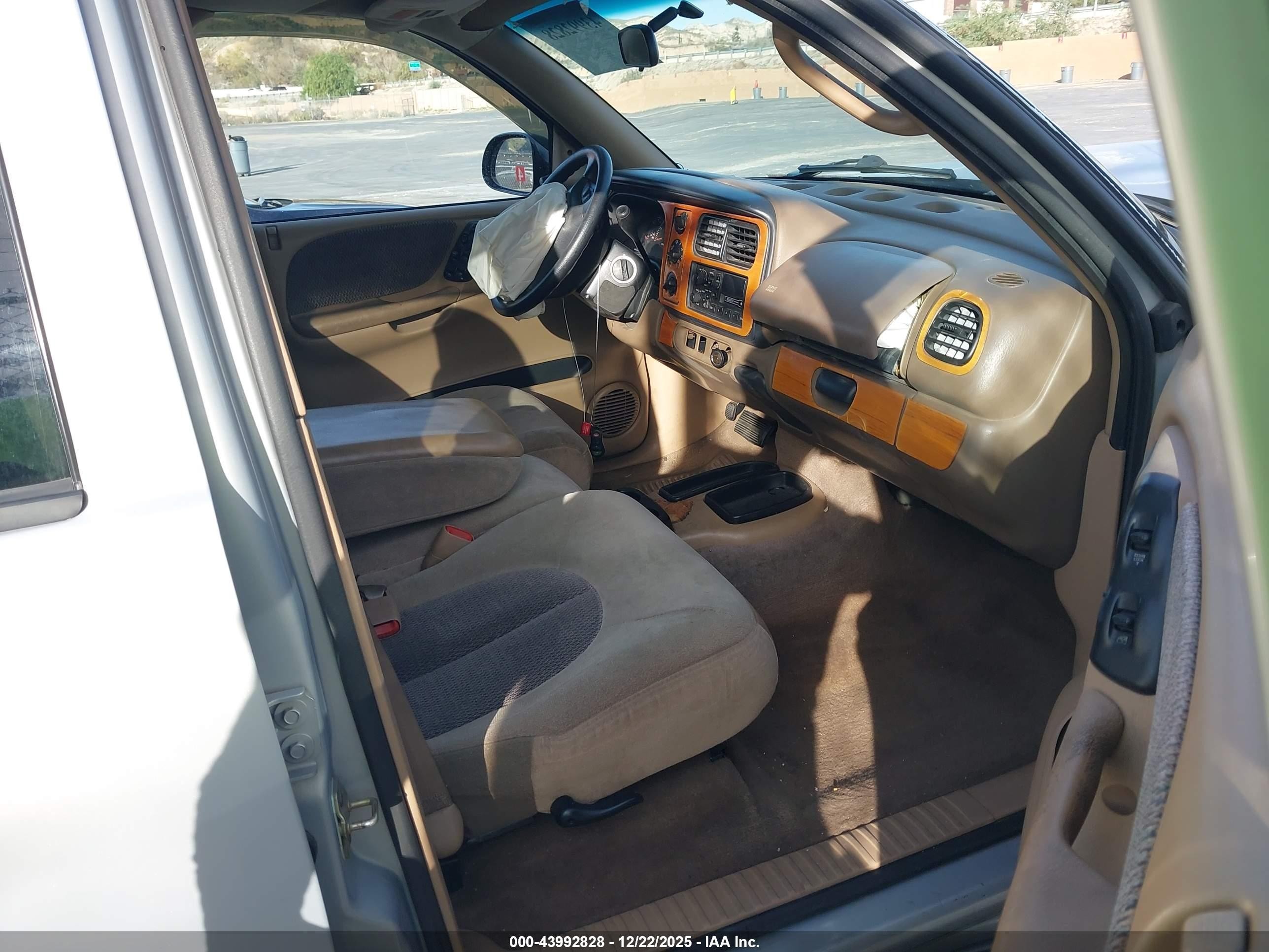 1999 Dodge Durango   Silver vin: 1B4HR28Y0XF666990