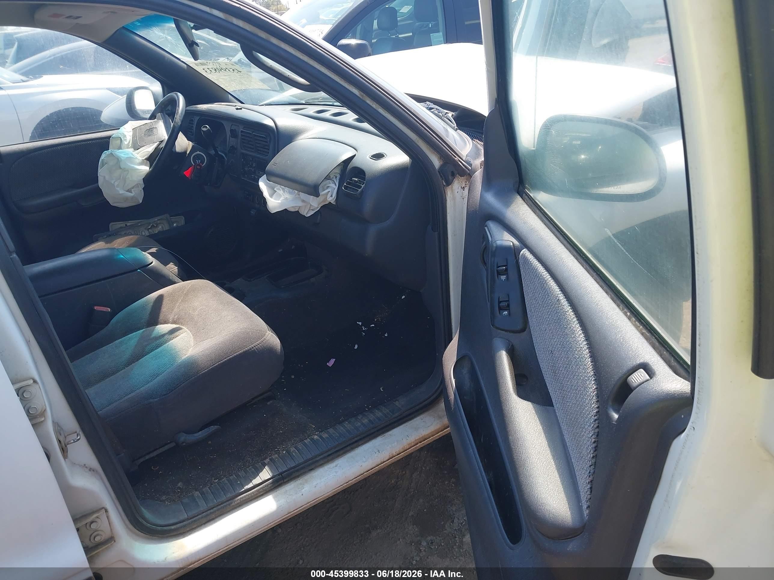 1999 Dodge Durango   White vin: 1B4HR28Y3XF524472