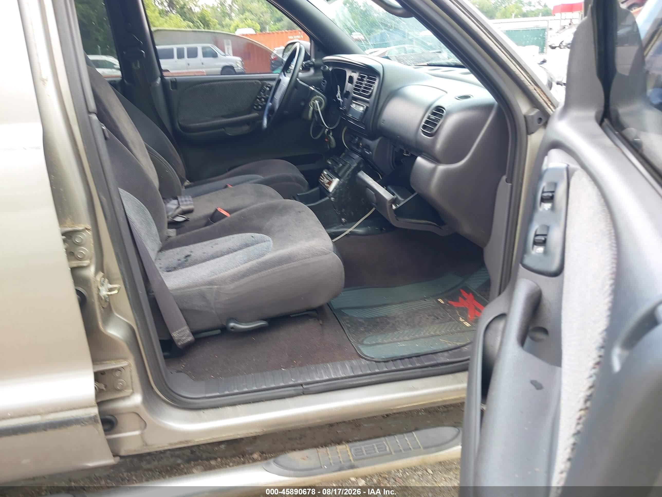 1999 Dodge Durango   Silver vin: 1B4HR28Y5XF562852