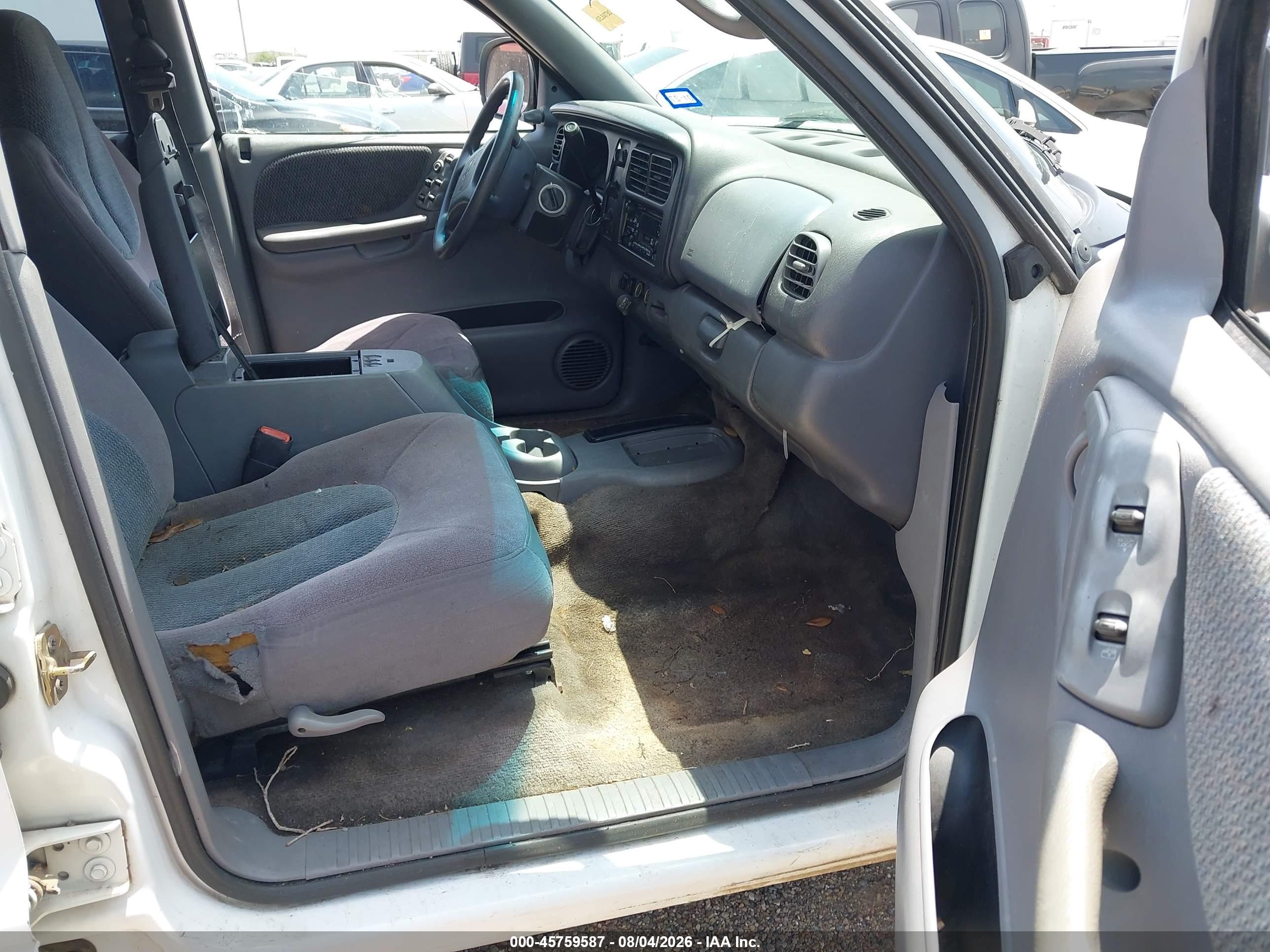 2000 Dodge Durango   White vin: 1B4HR28Y8YF273093