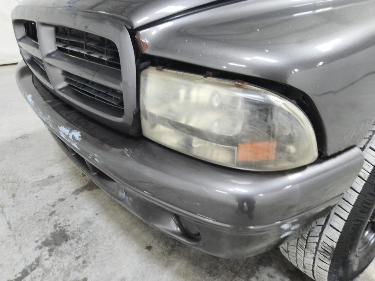 2001 Dodge Durango Silver vin: 1B4HS28N11F620067 Damage: Left Head Lamp, Faded, Repair Required
