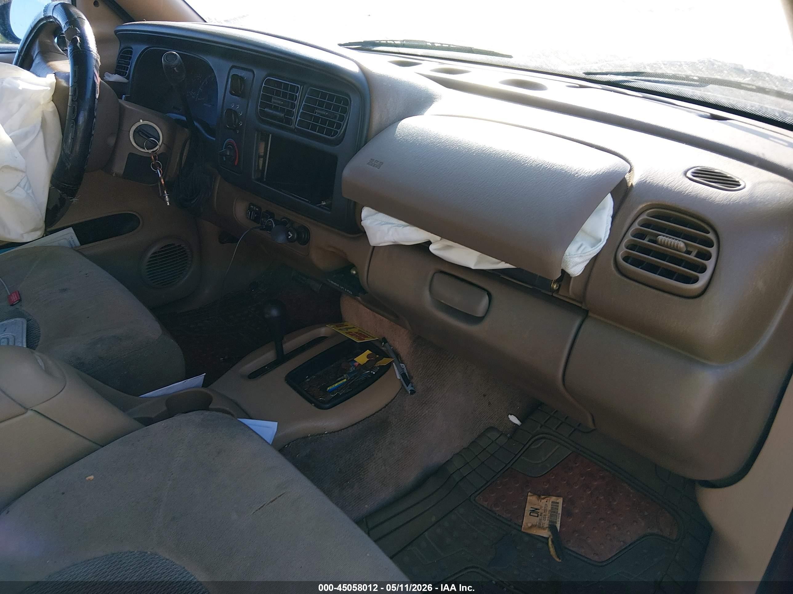 2000 Dodge Durango   Красный vin: 1B4HS28N5YF100609
