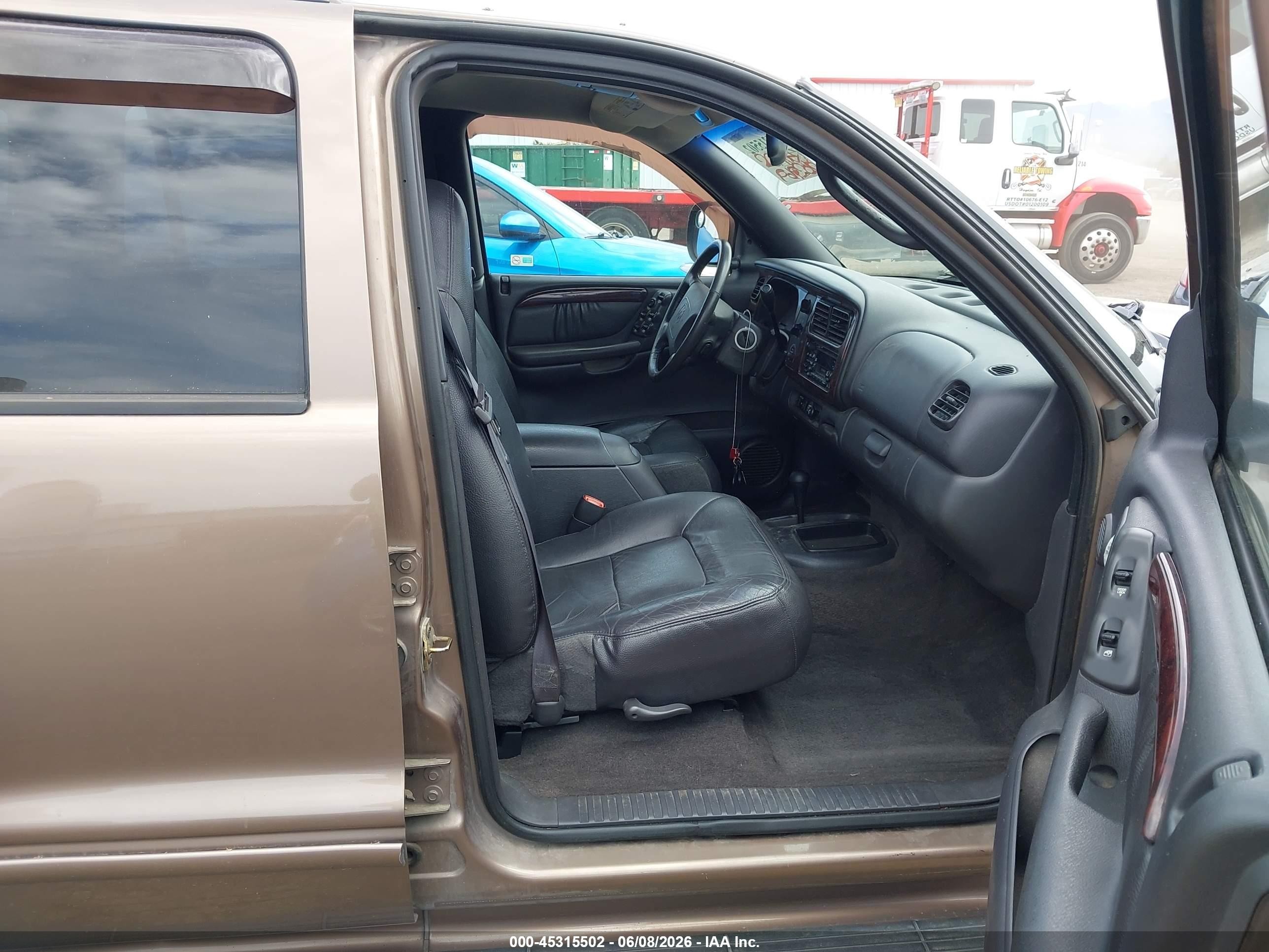 2000 Dodge Durango   Brown vin: 1B4HS28N5YF258576